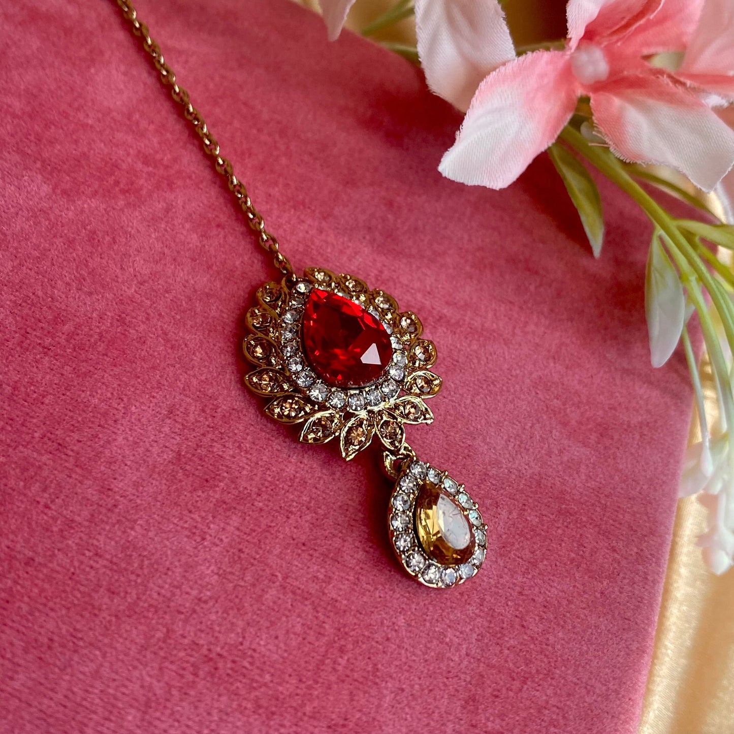 Red Tikka/ Tikli/ Indian/ Pakistani Fashion Jewellery/ Maang Tikkas