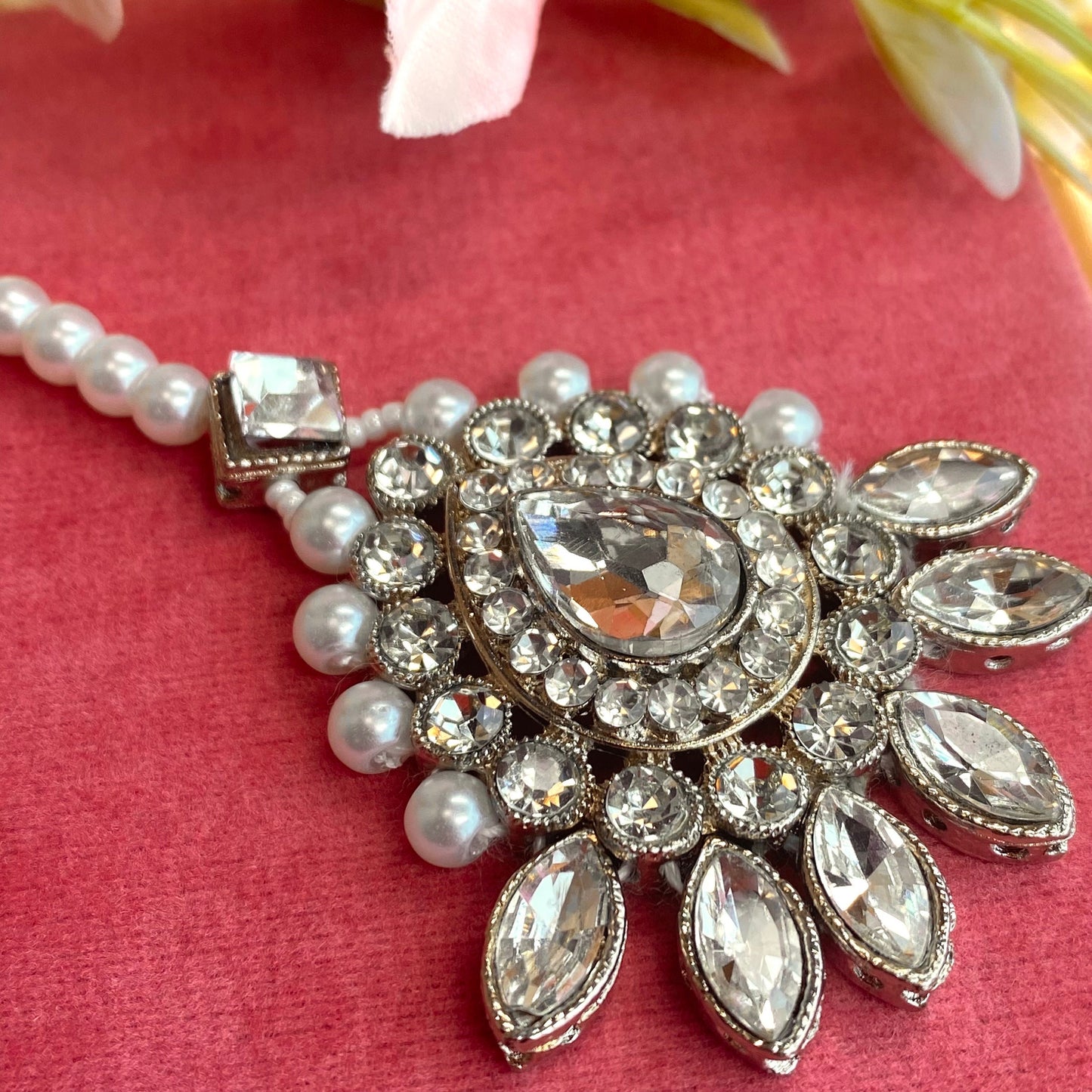 Silver/White Tikka/ Tikli/ Indian/ Pakistani Fashion Jewellery/ Maang Tikkas