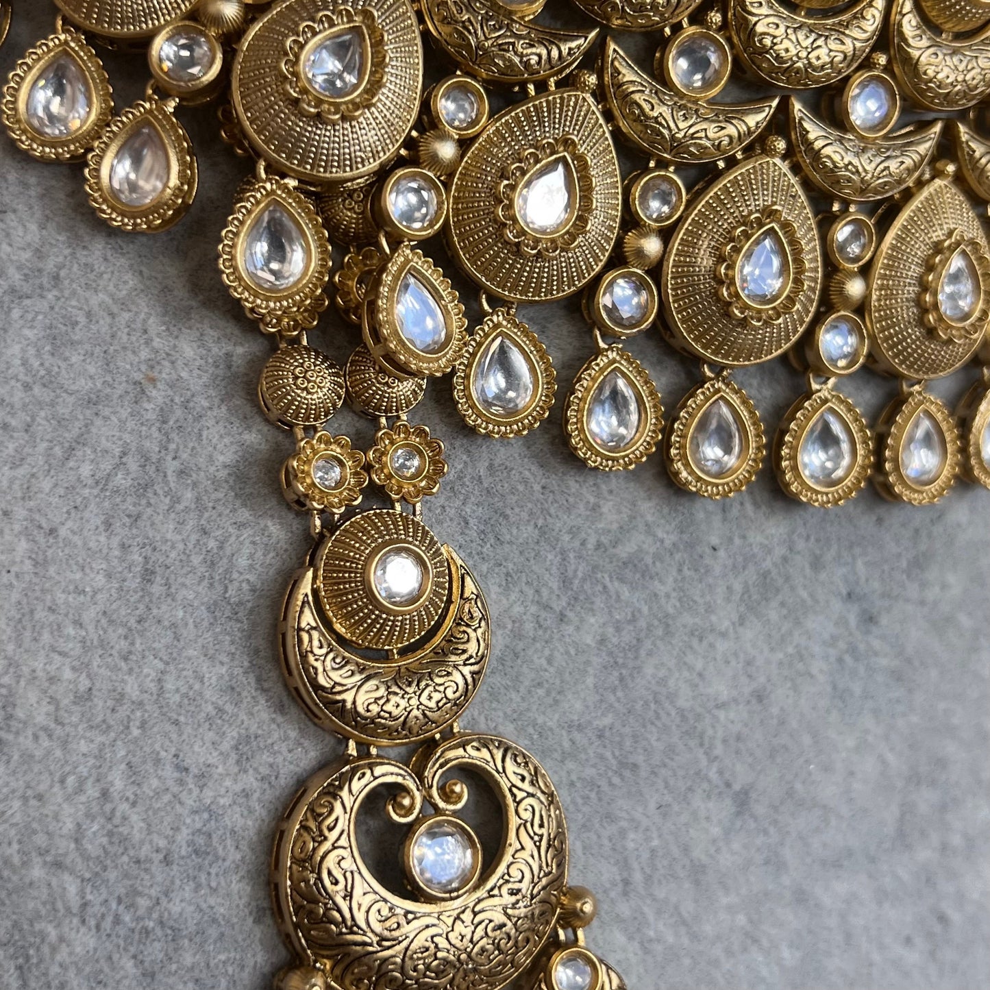 Matte Gold Full Bridal Set Indian/ Pakistani Style/Necklace/ Earring/ Tikka/ Mathapatti/Mala