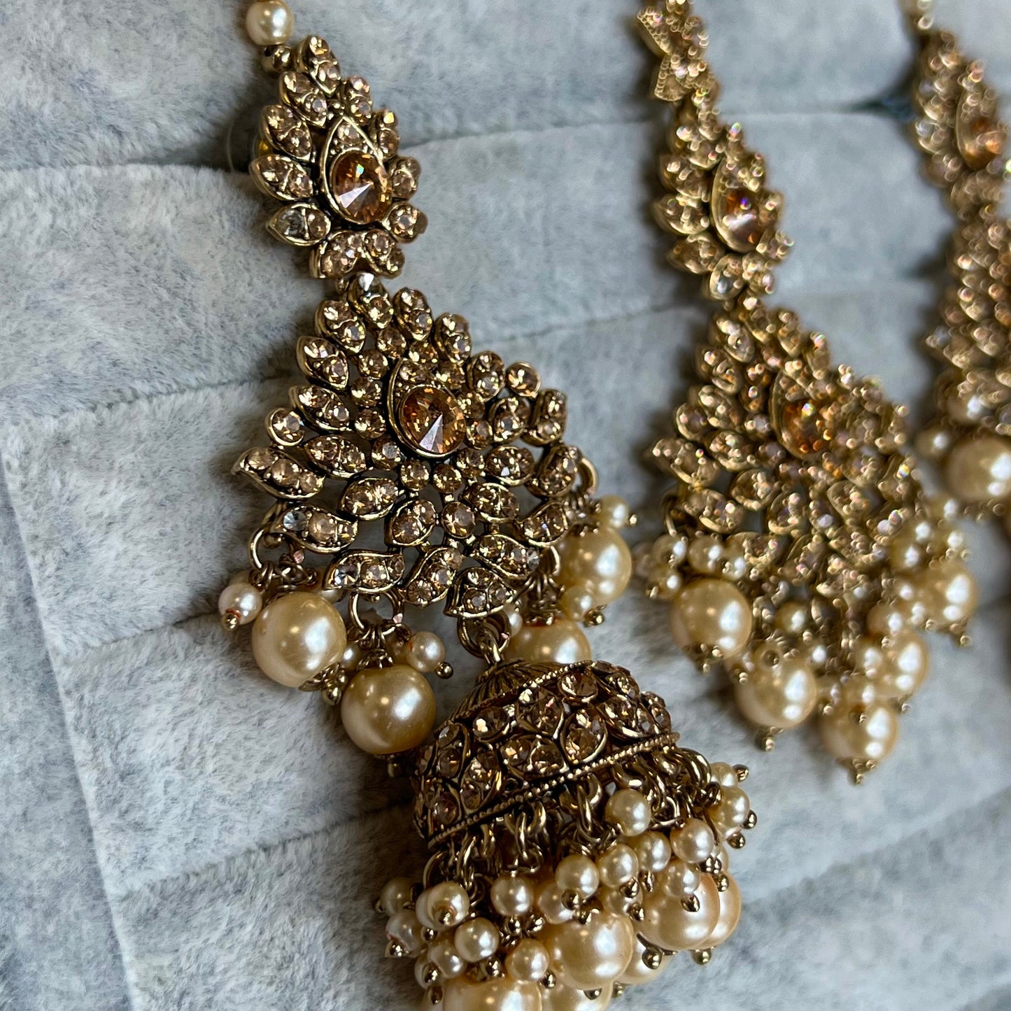 Golden Jhumka Earring and Tikka Set/ Jhumki Earring Indian/ Pakistani Style