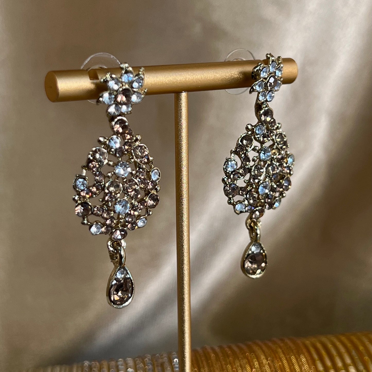 Golden Elegant Necklace and Earring. Simple/ Civil/ Wedding Guest/ Earring/ Indian/ Pakistani/Fashion Jewellery/ Gift for Women/Christmas