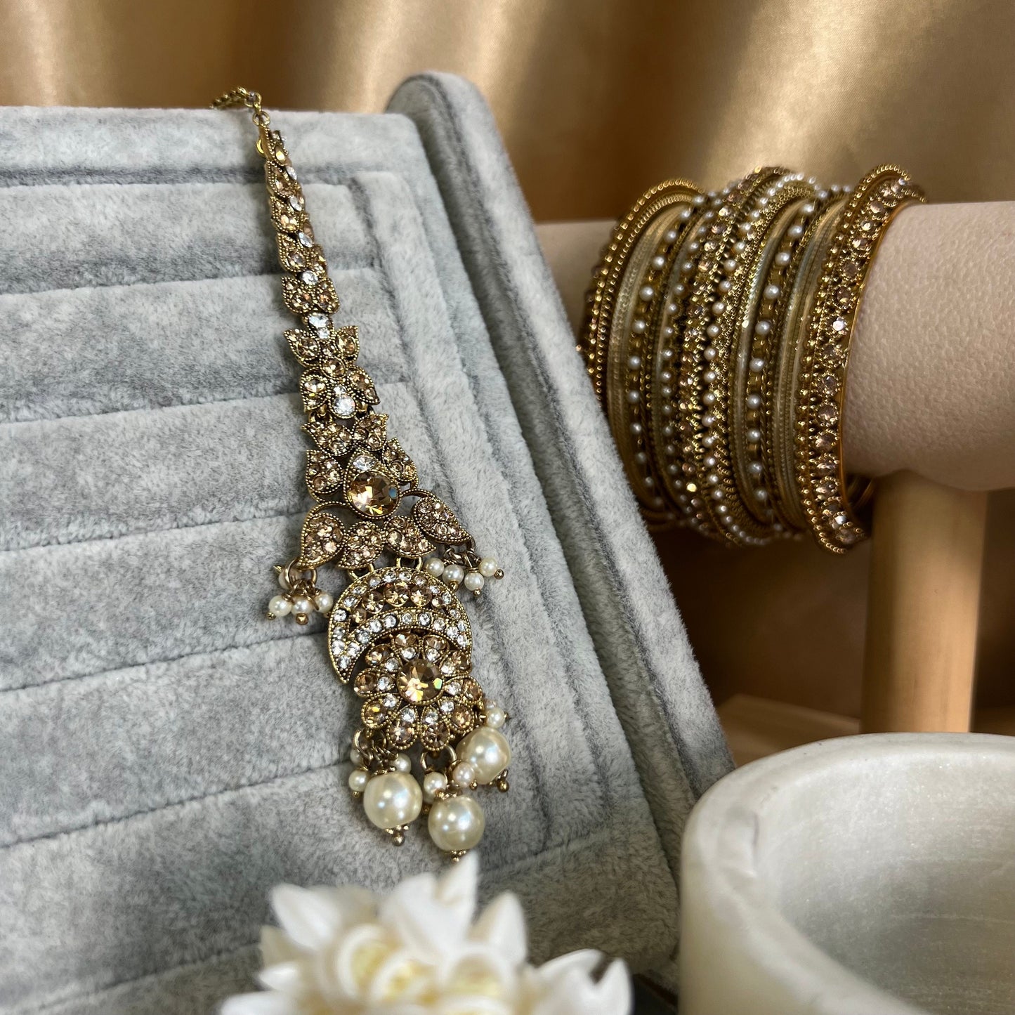Golden Tikka/ Tikli/ Indian/ Pakistani Fashion Jewellery/ Maang Tikkas
