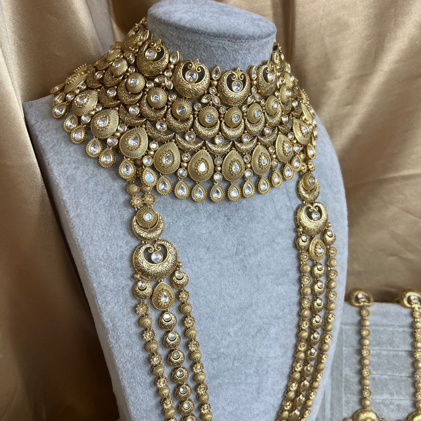 Matte Gold Full Bridal Set Indian/ Pakistani Style/Necklace/ Earring/ Tikka/ Mathapatti/Mala