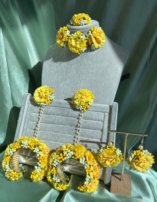 Women Bridal Haldi/Mehendi Function Yellow Floral Jewellery Set & 2 Hathpool