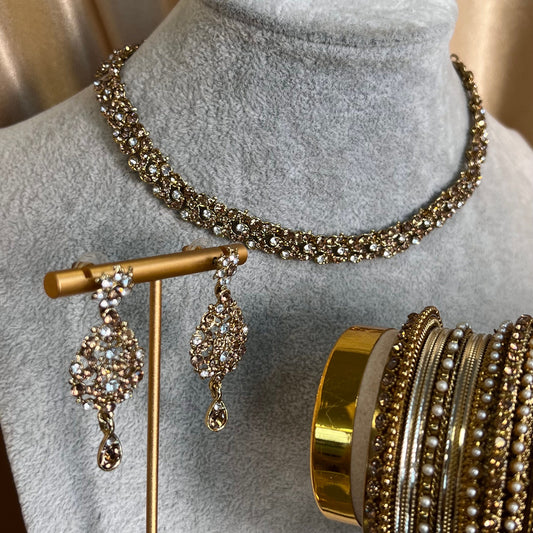 Golden Elegant Necklace and Earring. Simple/ Civil/ Wedding Guest/ Earring/ Indian/ Pakistani/Fashion Jewellery/ Gift for Women/Christmas