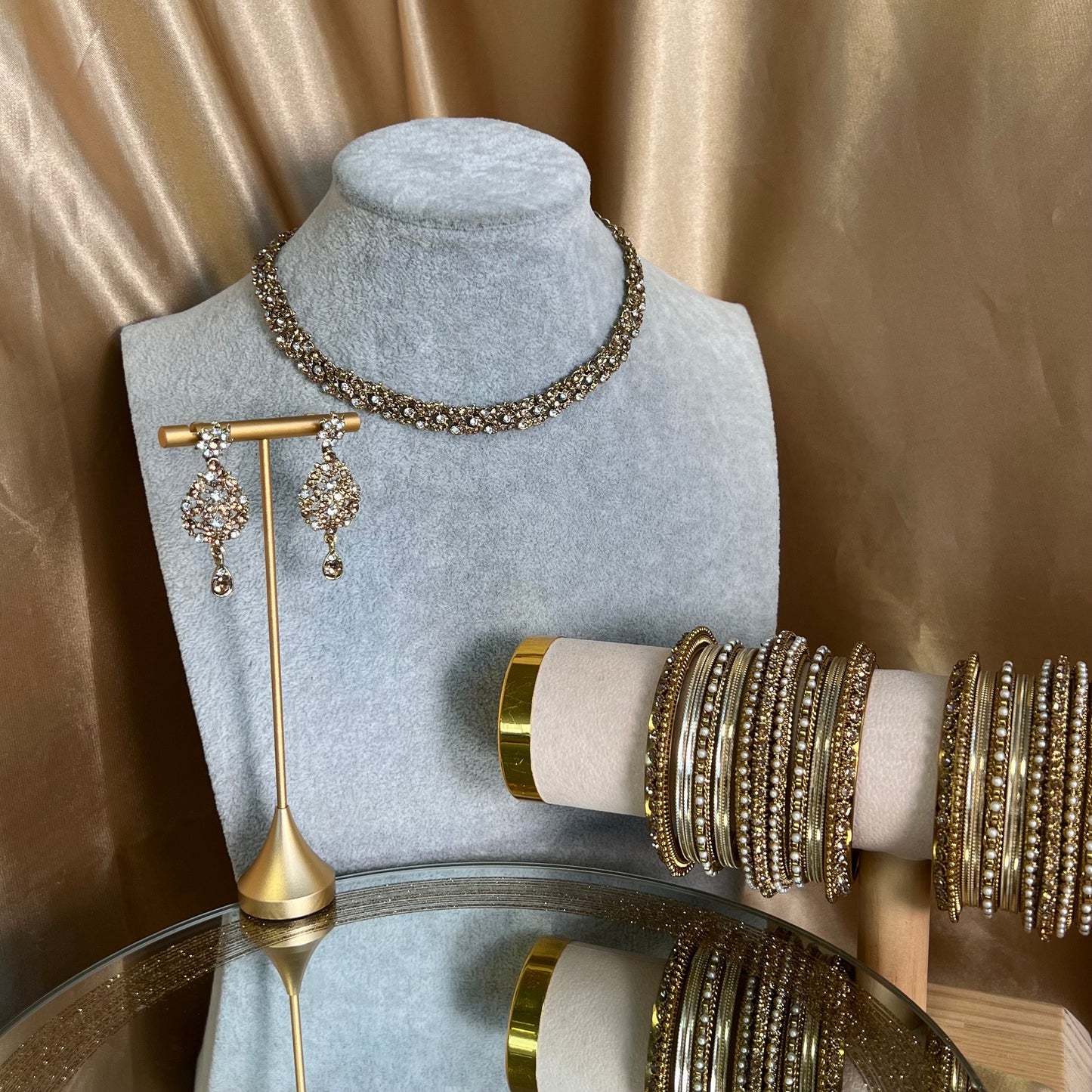 Golden Elegant Necklace and Earring. Simple/ Civil/ Wedding Guest/ Earring/ Indian/ Pakistani/Fashion Jewellery/ Gift for Women/Christmas