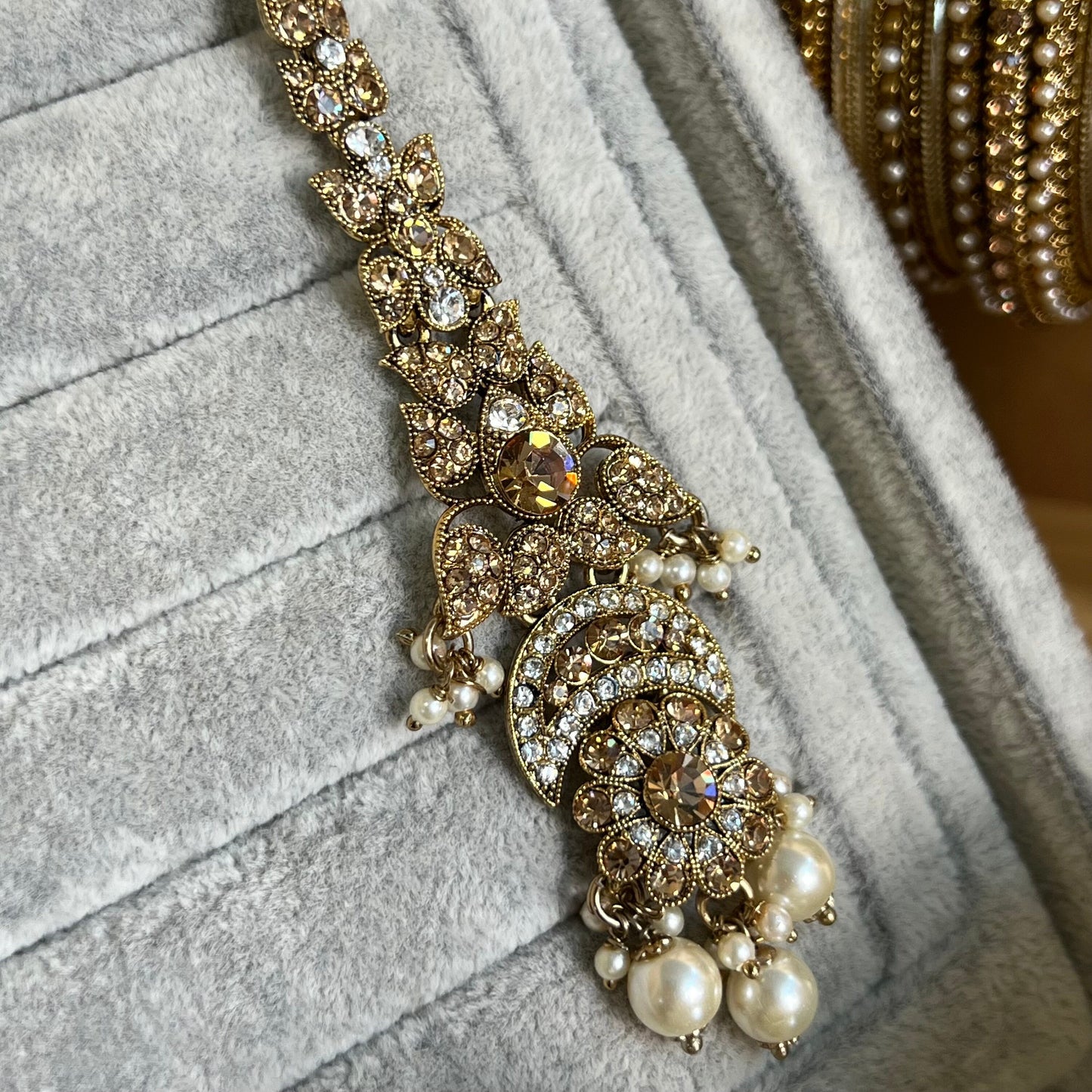 Golden Tikka/ Tikli/ Indian/ Pakistani Fashion Jewellery/ Maang Tikkas