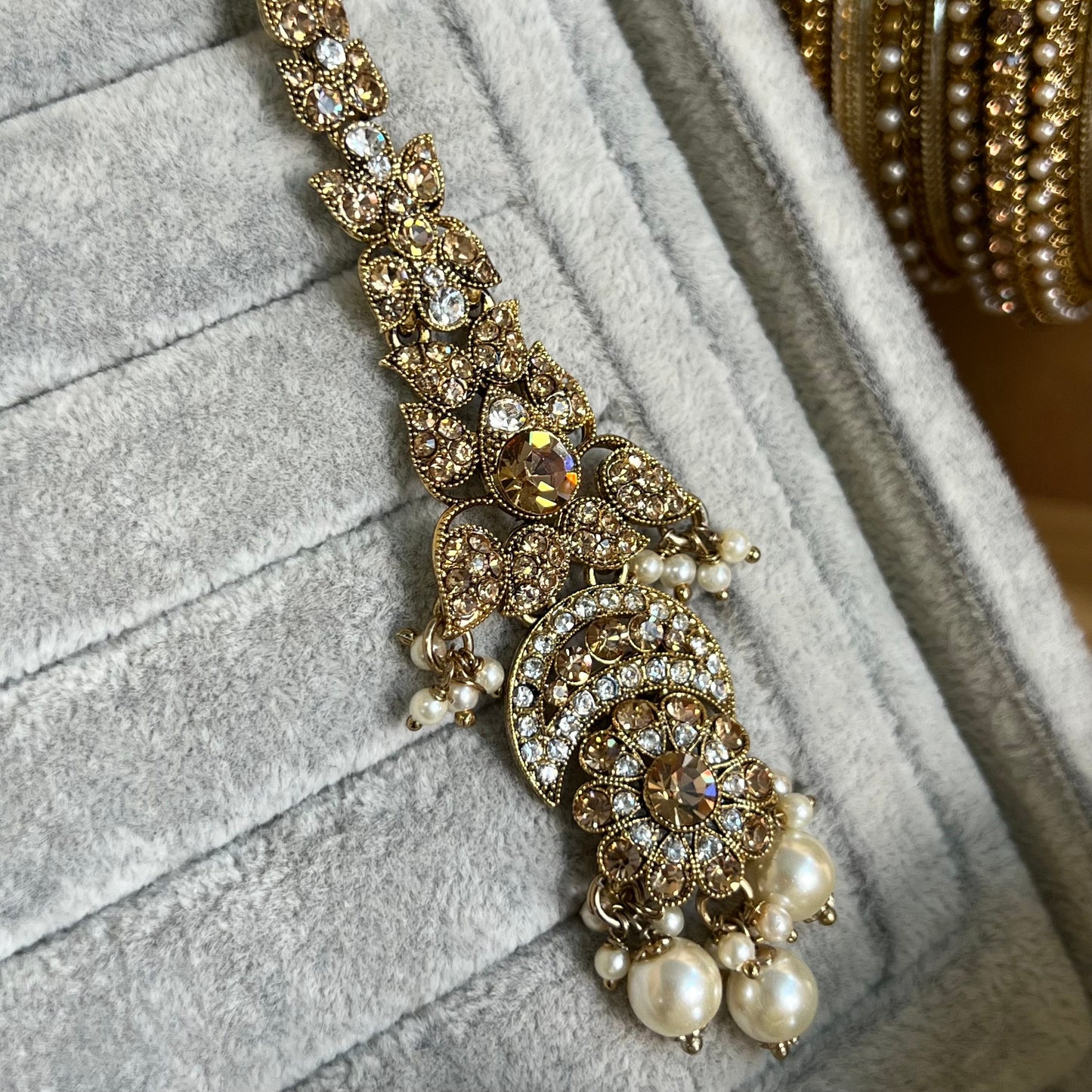 Golden Tikka/ Tikli/ Indian/ Pakistani Fashion Jewellery/ Maang Tikkas