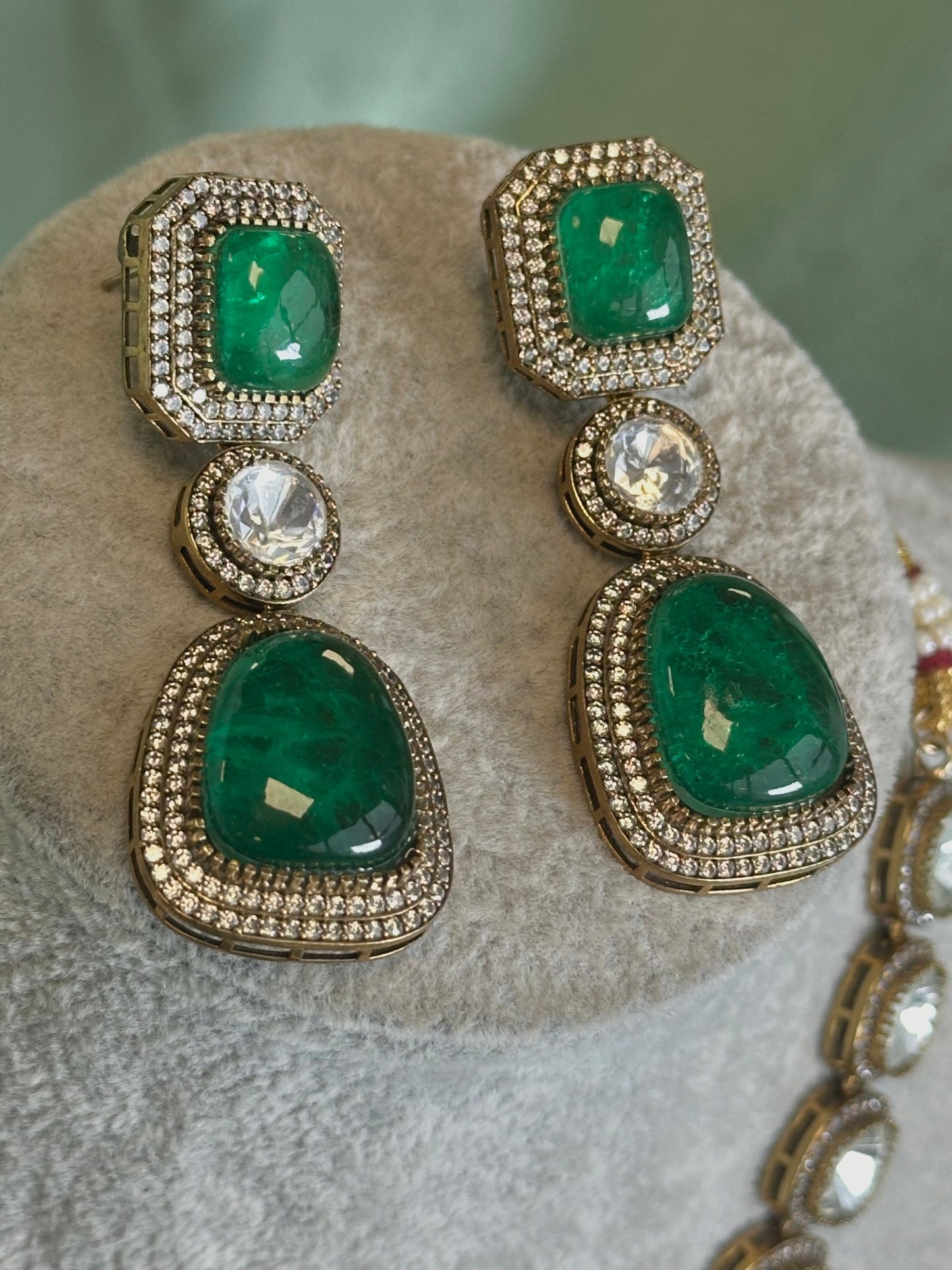 Emeralds Green Necklace Set/Sabyasachi Inspired Jewellery/Indian Jewellery/Bollywood Jewellery/Statement Set