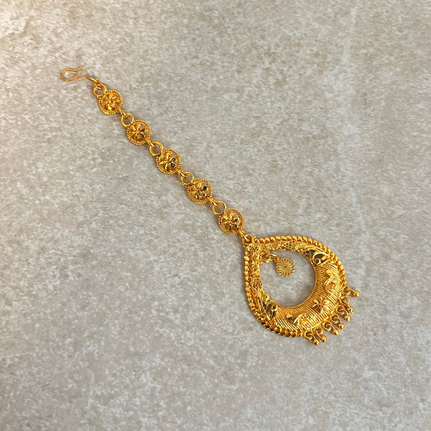 Medium Bright Gold Tikka/ Tikli/ Indian/ Pakistani Fashion Jewellery/Maang Tikkas