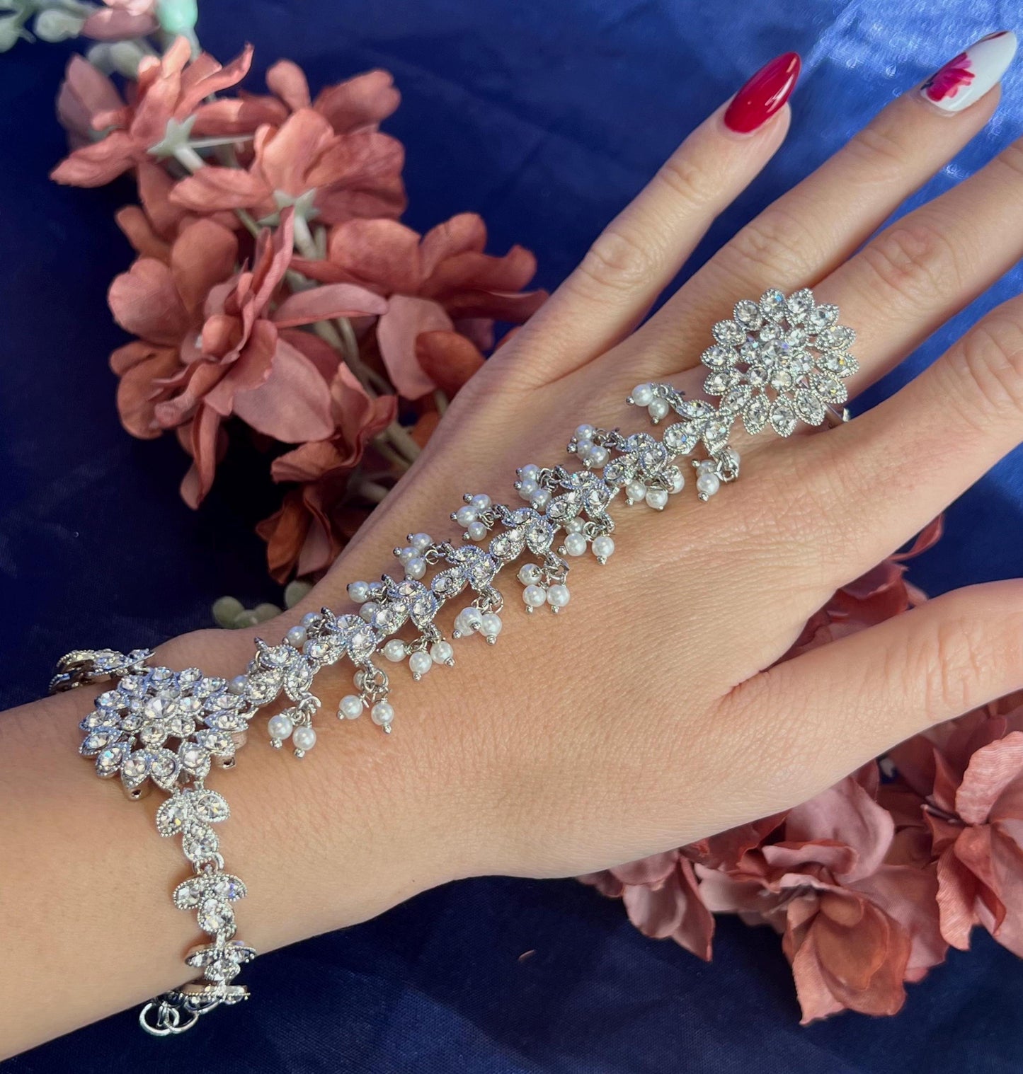 Silver/Pearly Hand Harness/Silver Pearly Hand Hathpool/Fashion Jewellery/ Gift for Women/Indian/Pakistani style /Haathphool/Hand Accessory