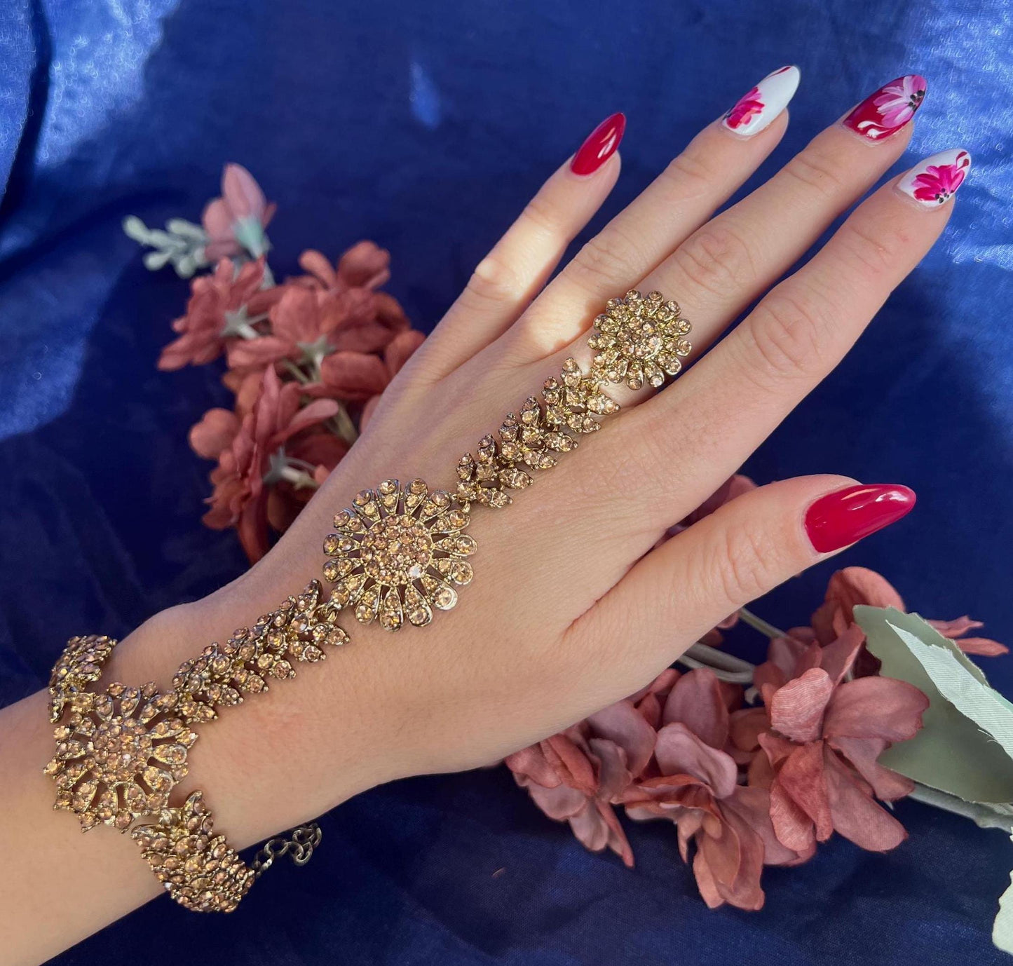 Golden Hand Harness/Gold Hathpool/Golden Hathpool/ Fashion Jewellery/ Gift for Women/Indian/Pakistani style /Haathphool/Hand Accessory