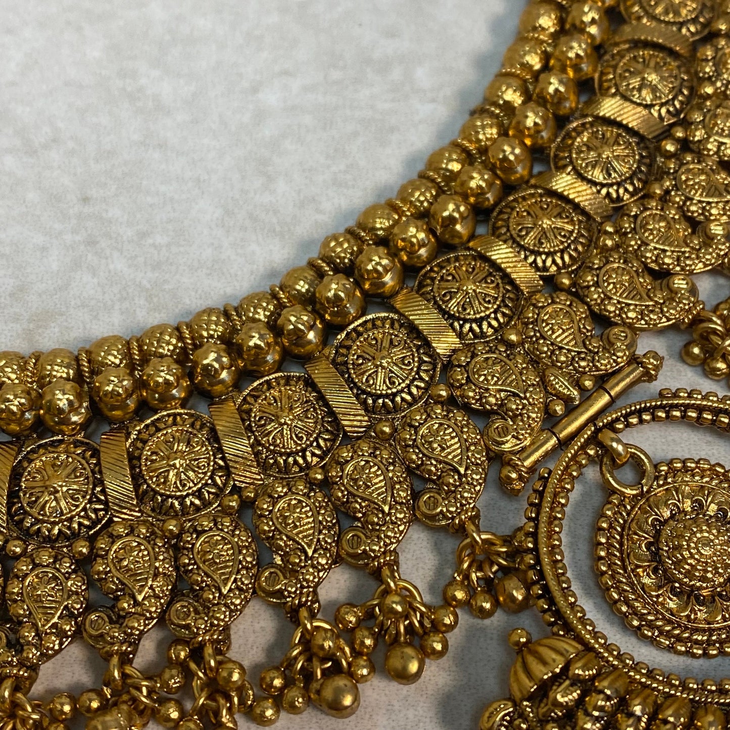 Antique Gold Temple Gold Set-Vintage Design Earring/ Tikka/ Tikli/ Indian/ Pakistani/Fashion Jewellery/ Gift for Women/ Asian Jewellery