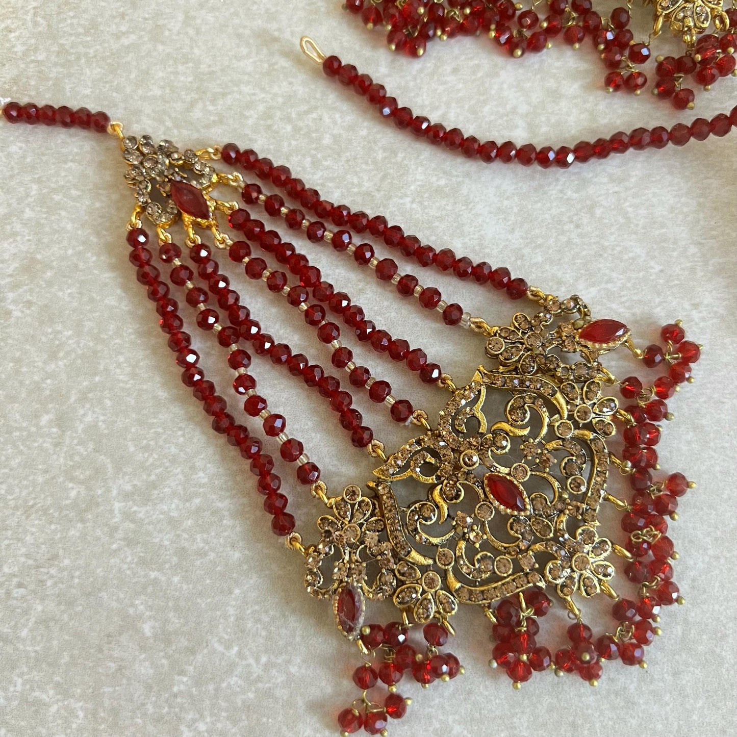 Maroon Bridal Necklace set Indian/ Pakistani Style/ Wedding/ Fashion Jewellery/Earring/ Tikka and Jhumar. Antique Gold With Rhinestone
