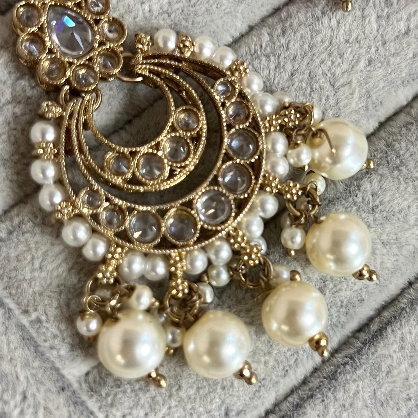 Crystal Pearl Tikka/ Tikli/ Indian/ Pakistani Fashion Jewellery/ Maang Tikkas/ Mix Colour/ White/ Maroon/ Navy/ Antique Gold/ Zircon Crystal