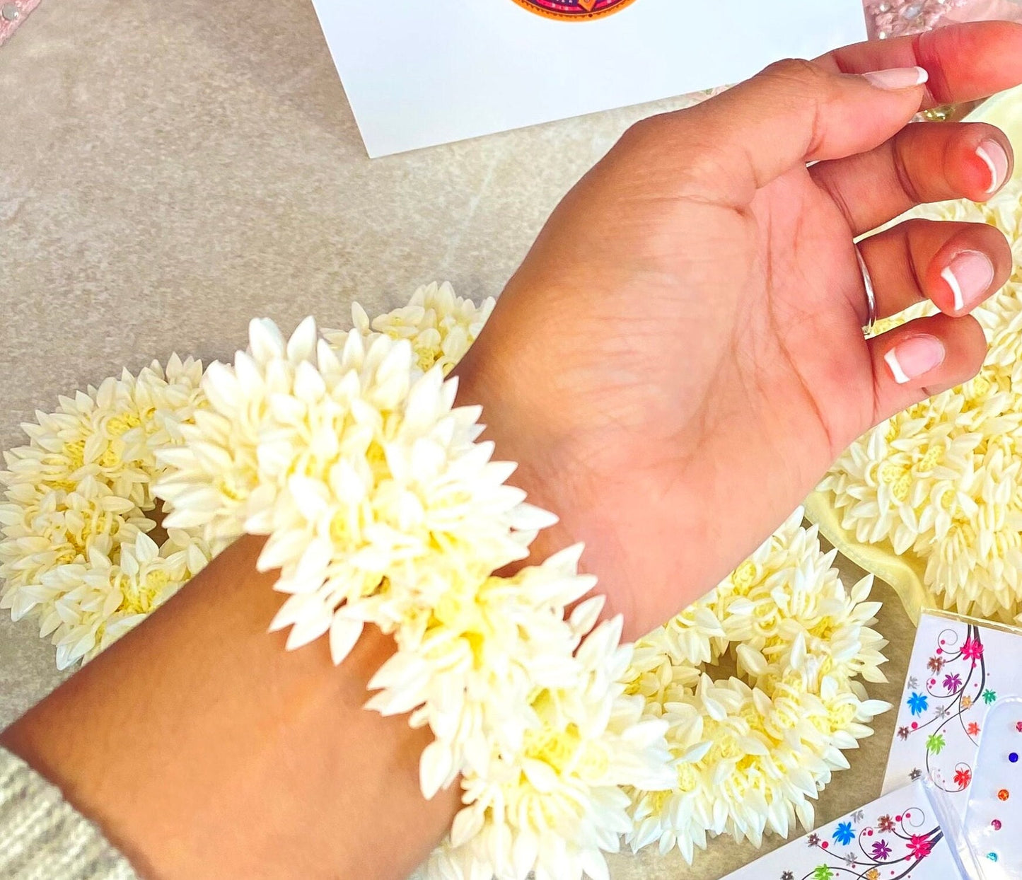 Gajra Scrunchies Jasmine Hair Band Hand Gajra Jasmine Flower Hair Tie Henna gajra Maiyon Gajra Artificial jasmine Wrist Gajra/Scunchies