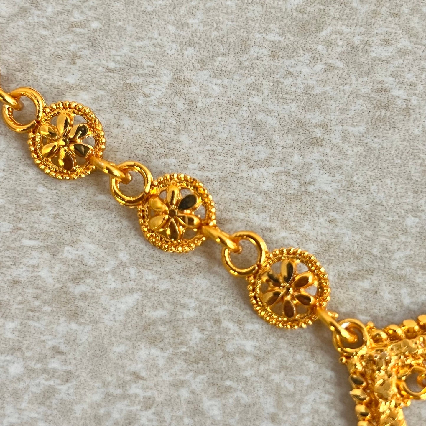 Medium Bright Gold Tikka/ Tikli/ Indian/ Pakistani Fashion Jewellery/Maang Tikkas