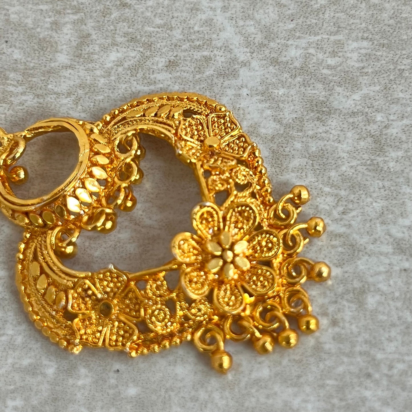 Medium Bright Flower Gold Tikka/ Tikli/ Indian/ Pakistani Fashion Jewellery/Maang Tikkas