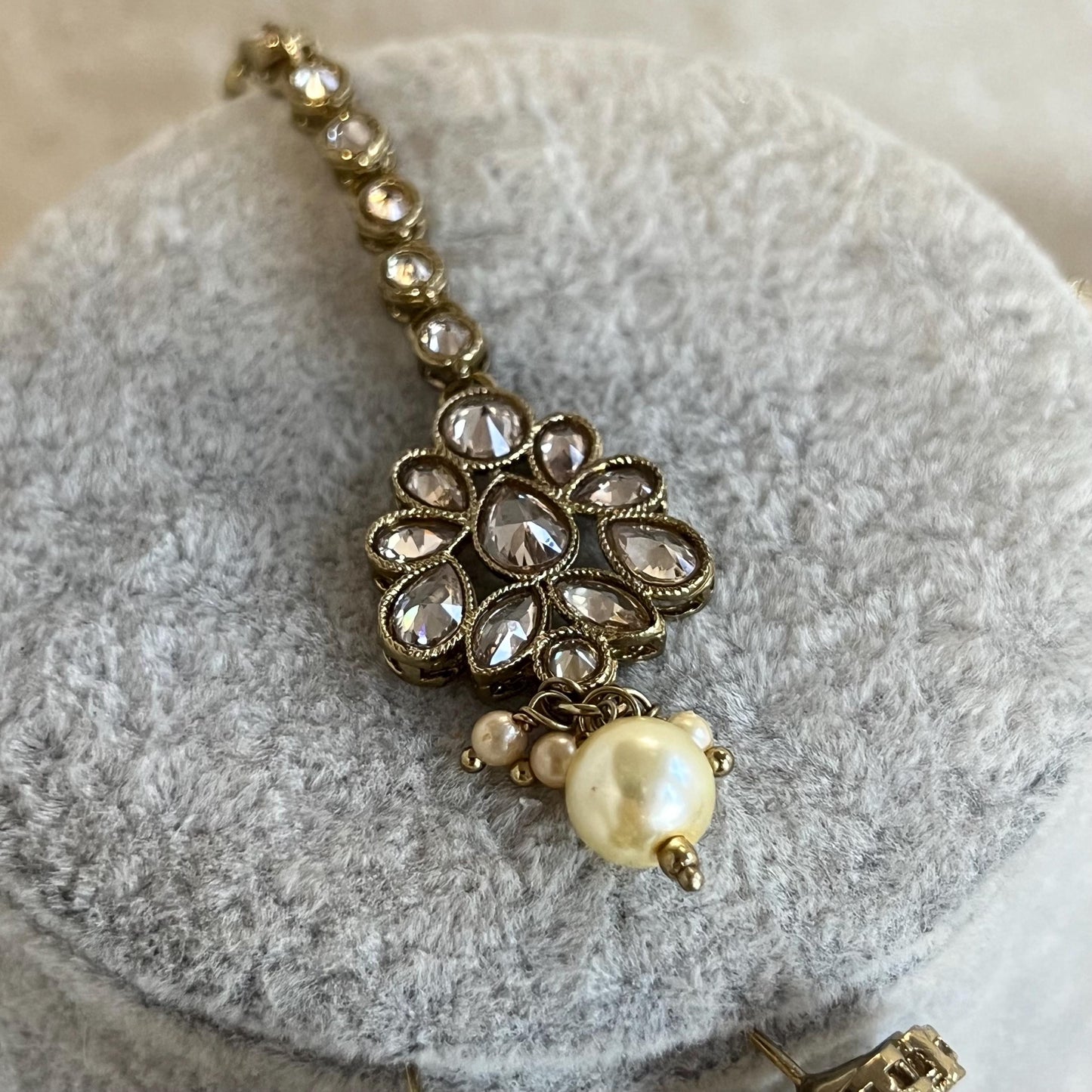 Pearl Antique Gold with Champagne Zircon Crystals.  Necklace Set Small Stud Earring and Tikka/ Indian/ Pakistani/Fashion Jewellery/ Gift