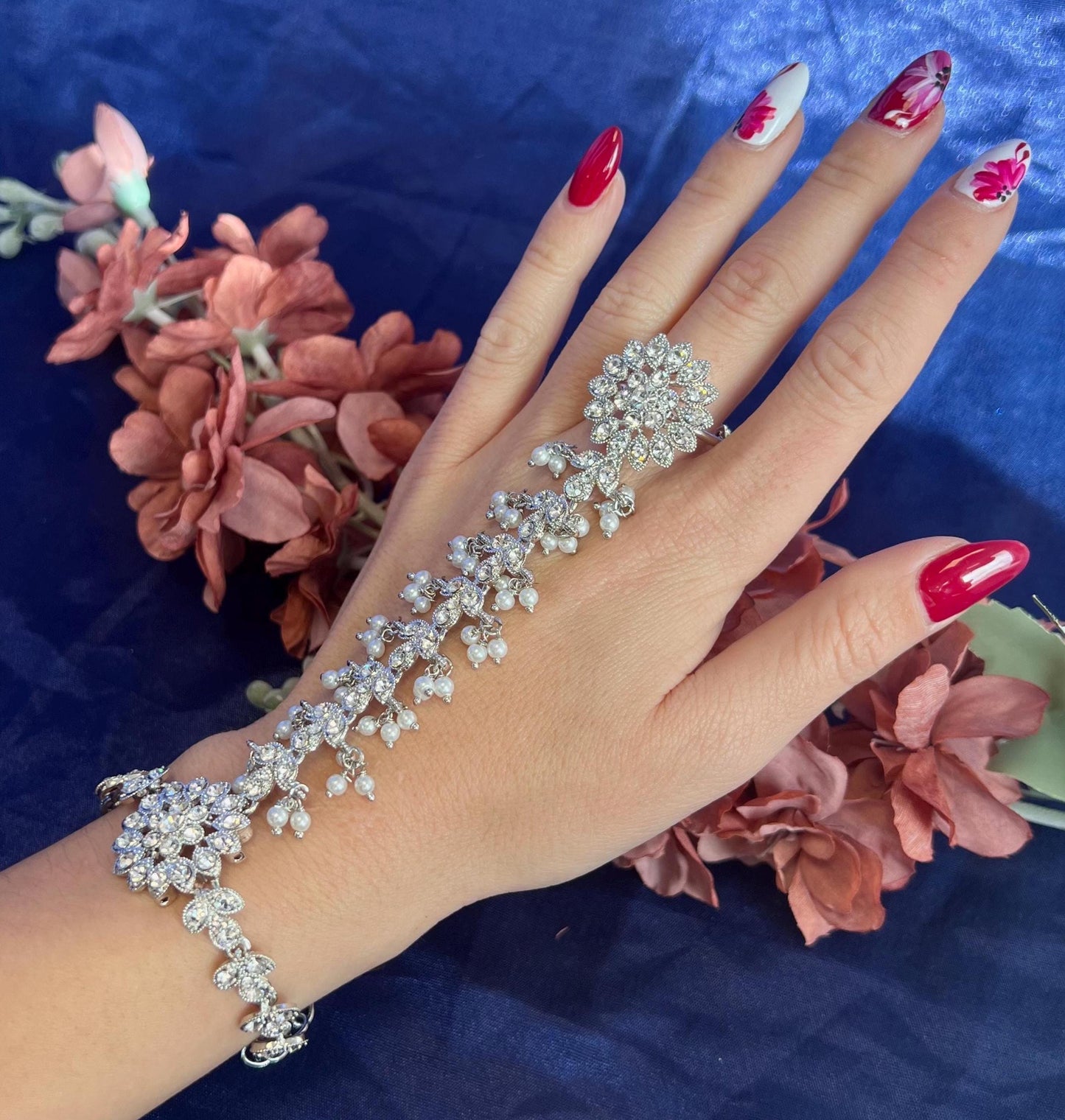 Silver/Pearly Hand Harness/Silver Pearly Hand Hathpool/Fashion Jewellery/ Gift for Women/Indian/Pakistani style /Haathphool/Hand Accessory