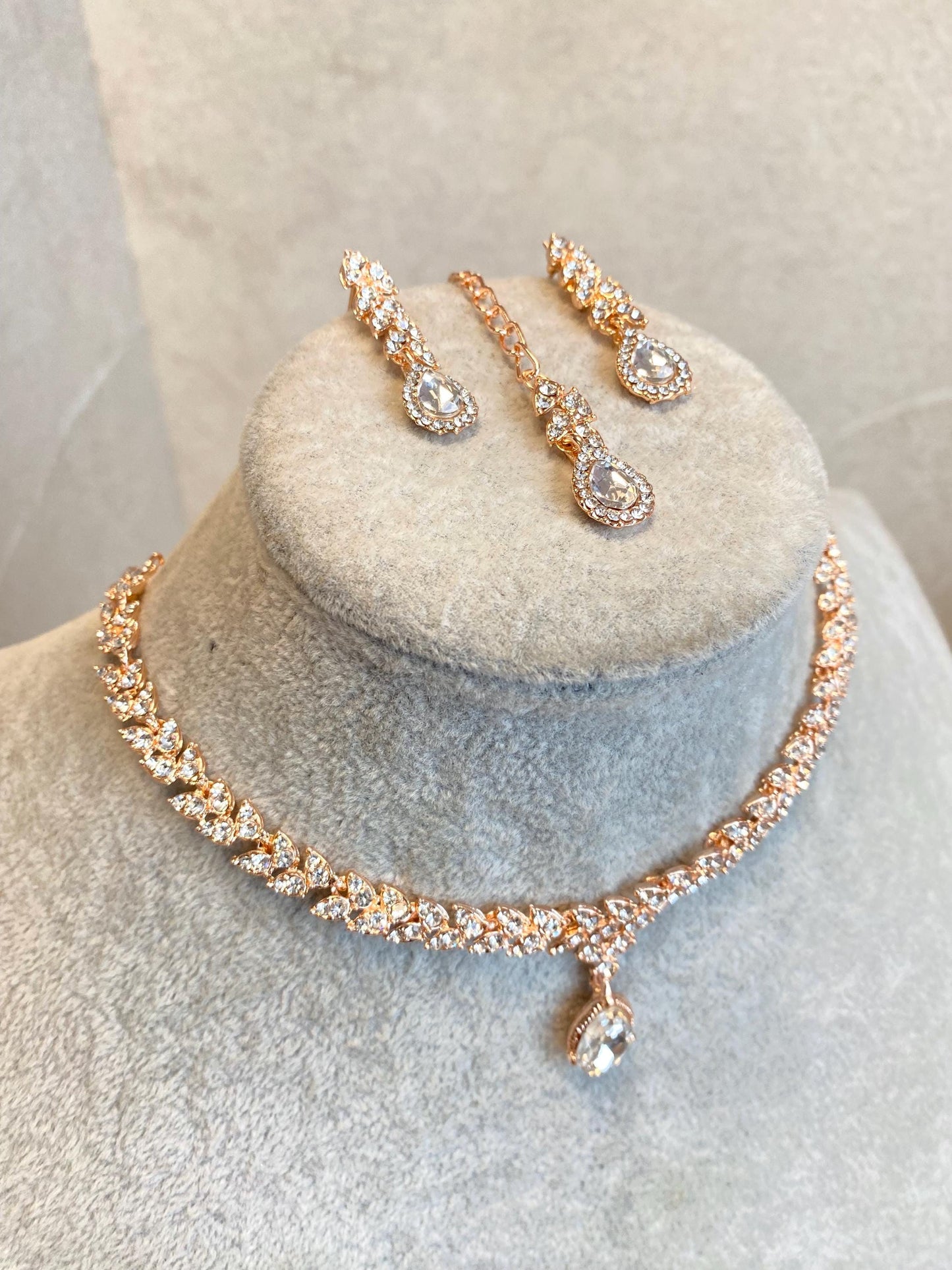 Rose Gold/ Elegant Necklace Set Earring/ Tikka/ Indian/ Pakistani/Fashion Jewellery/ Gift for her/Civil/Registry/wedding/Xmas/ Imperfect