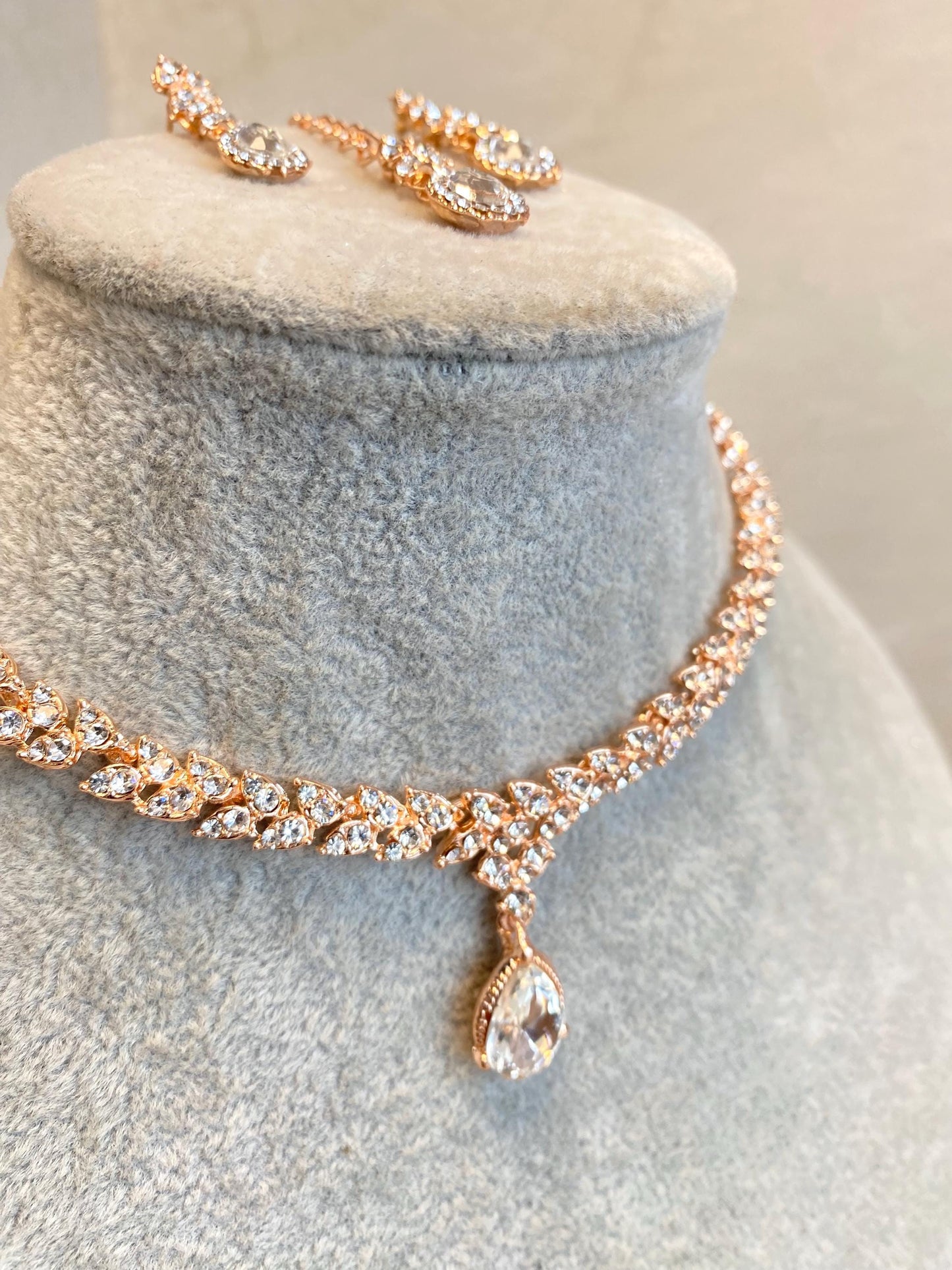 Rose Gold/ Elegant Necklace Set Earring/ Tikka/ Indian/ Pakistani/Fashion Jewellery/ Gift for her/Civil/Registry/wedding/Xmas/ Imperfect