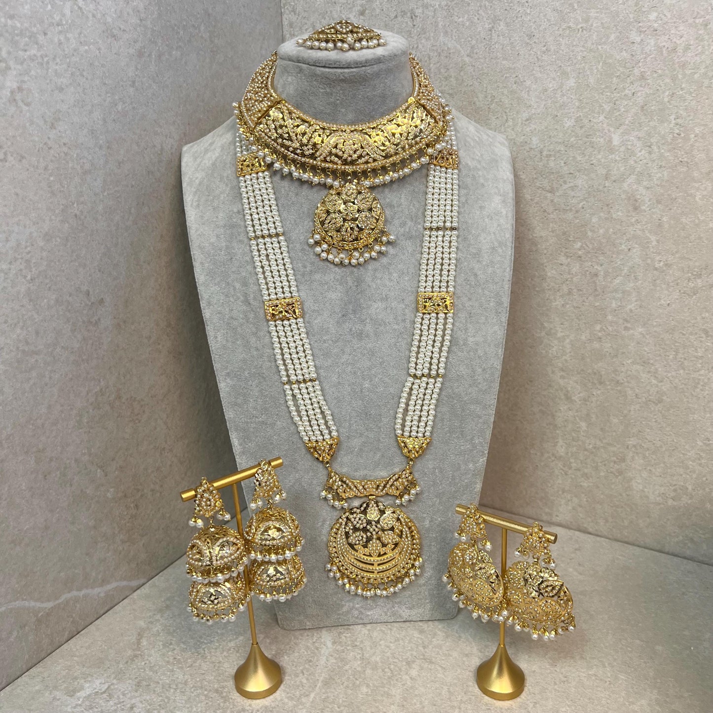 Pearl and Bright Gold Choker Set with Earring and Tikka/ Lightweight/ Unique Style/ Indian/ Pakistani/Fashion Jewellery/ Gift for Women