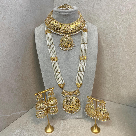 Pearl and Bright Gold Choker Set with Earring and Tikka/ Lightweight/ Unique Style/ Indian/ Pakistani/Fashion Jewellery/ Gift for Women