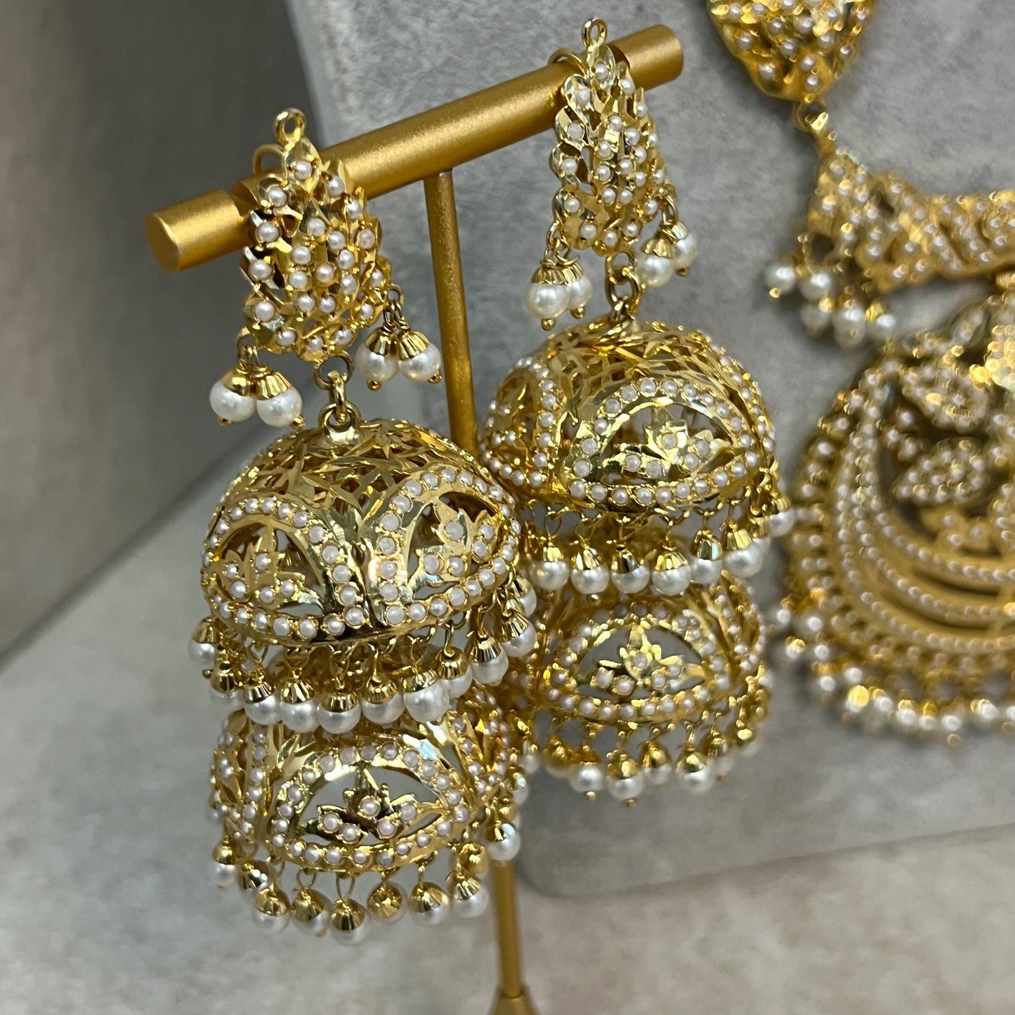 Pearl and Bright Gold Choker Set with Earring and Tikka/ Lightweight/ Unique Style/ Indian/ Pakistani/Fashion Jewellery/ Gift for Women