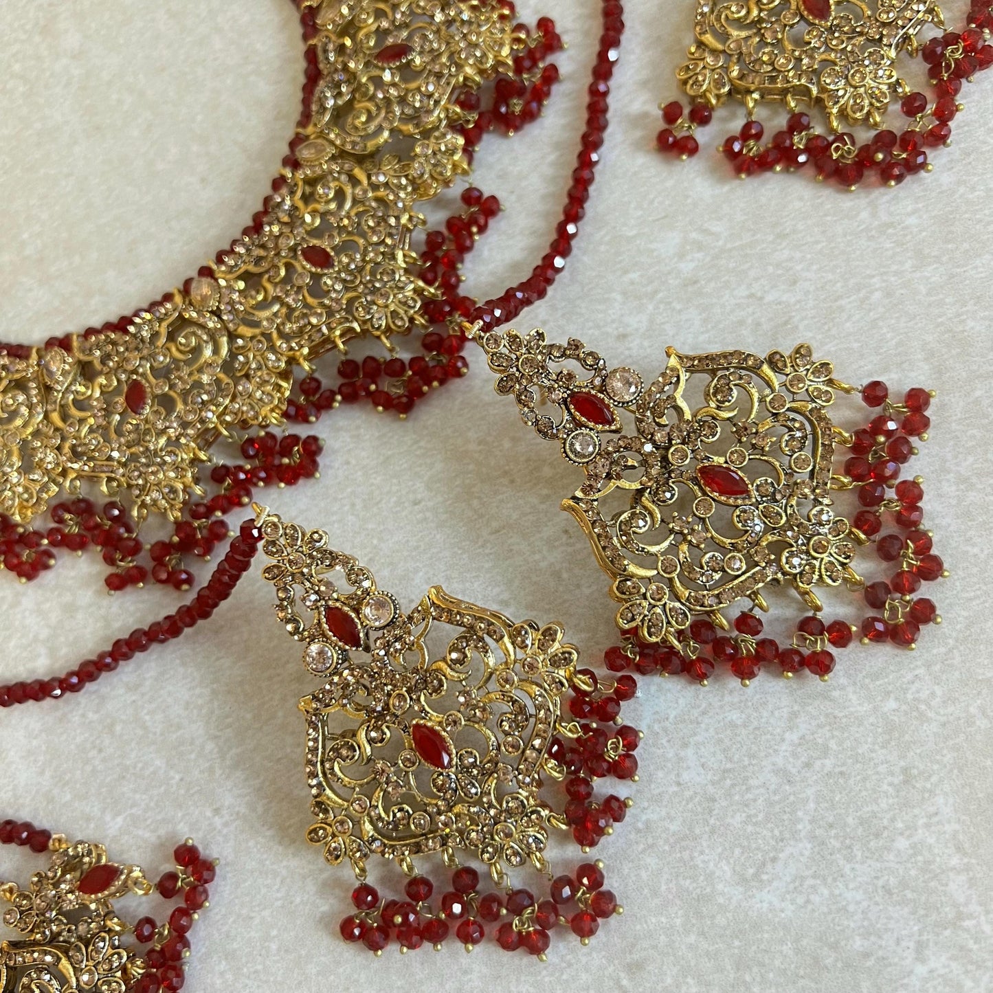Maroon Bridal Necklace set Indian/ Pakistani Style/ Wedding/ Fashion Jewellery/Earring/ Tikka and Jhumar. Antique Gold With Rhinestone