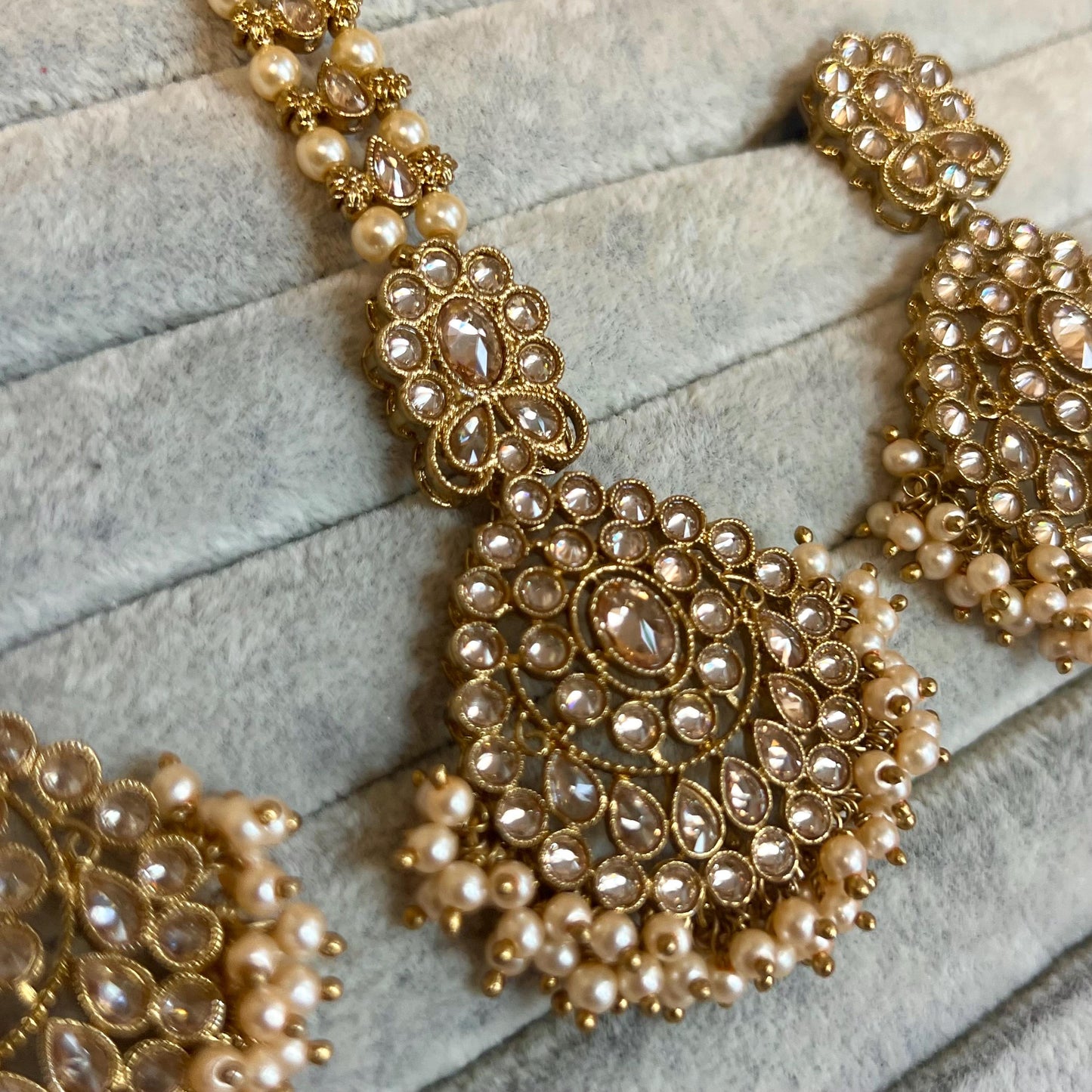 Pearl/Champagne-Gold Earrings and Tikka Set/ Henna party/Pakistani/ Indian Style Earring/ Antique Gold with Champagne Crystals/ Gift For Her