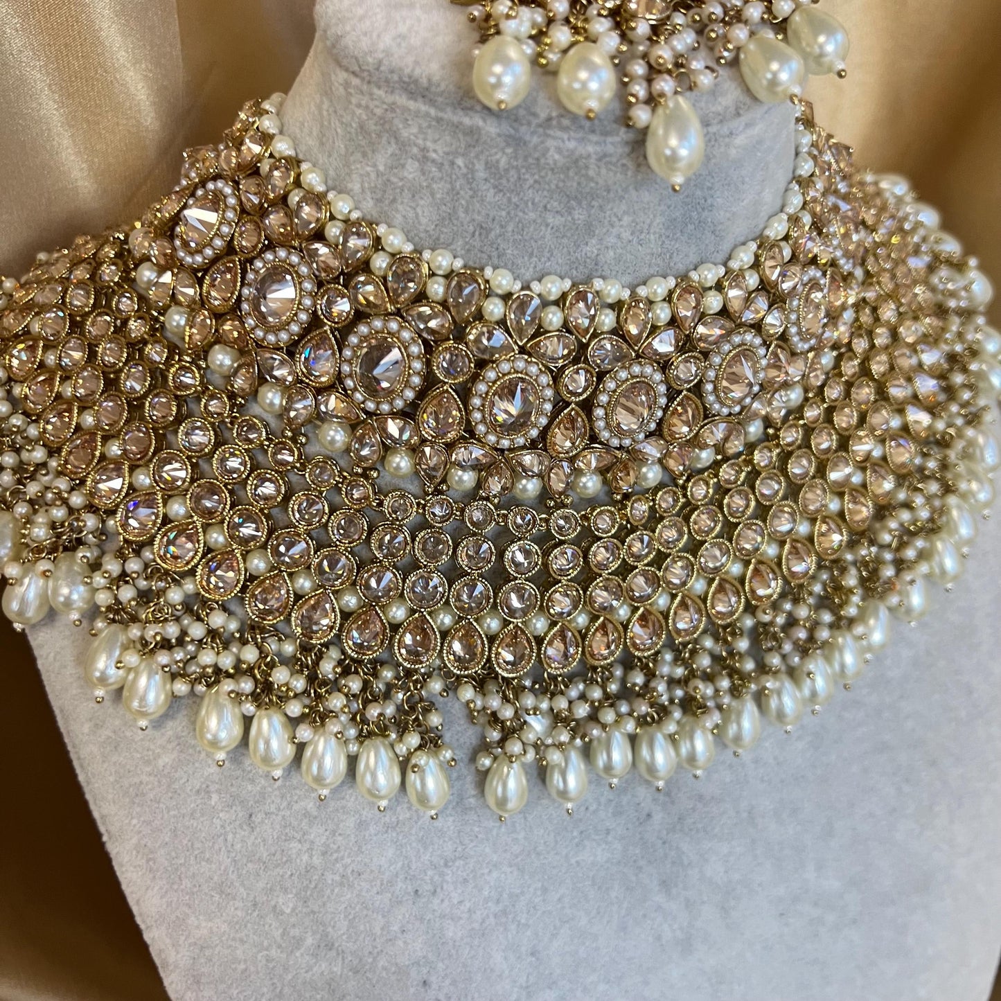 Large Antique Gold Champagne Bridal Necklace set with Jhumka Earring and Tikka.  Indian/ Pakistani Style/ Wedding/ Fashion Jewellery