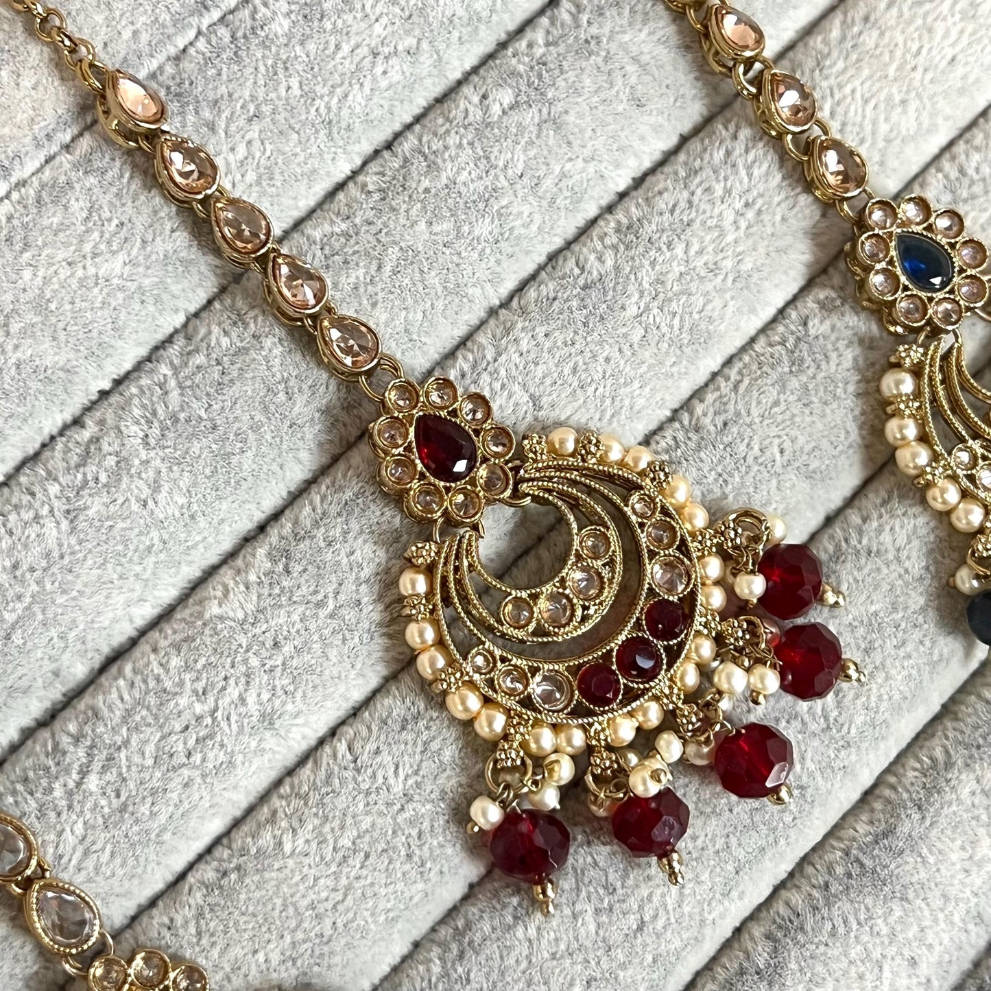Crystal Pearl Tikka/ Tikli/ Indian/ Pakistani Fashion Jewellery/ Maang Tikkas/ Mix Colour/ White/ Maroon/ Navy/ Antique Gold/ Zircon Crystal