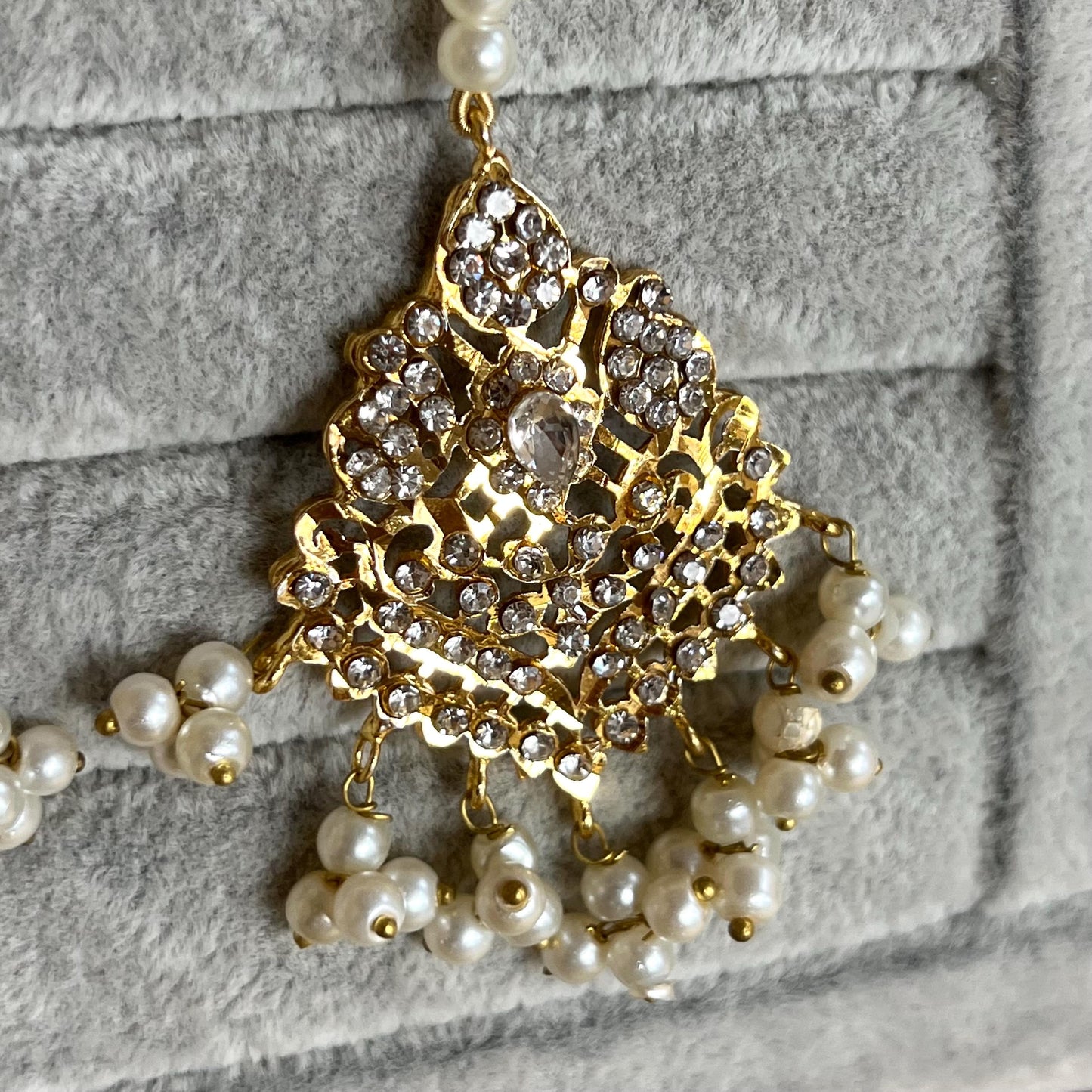 Pearl and Bright Gold Choker Set with Earring and Tikka/ Lightweight/ Unique Style/ Indian/ Pakistani/Fashion Jewellery/ Gift for Women