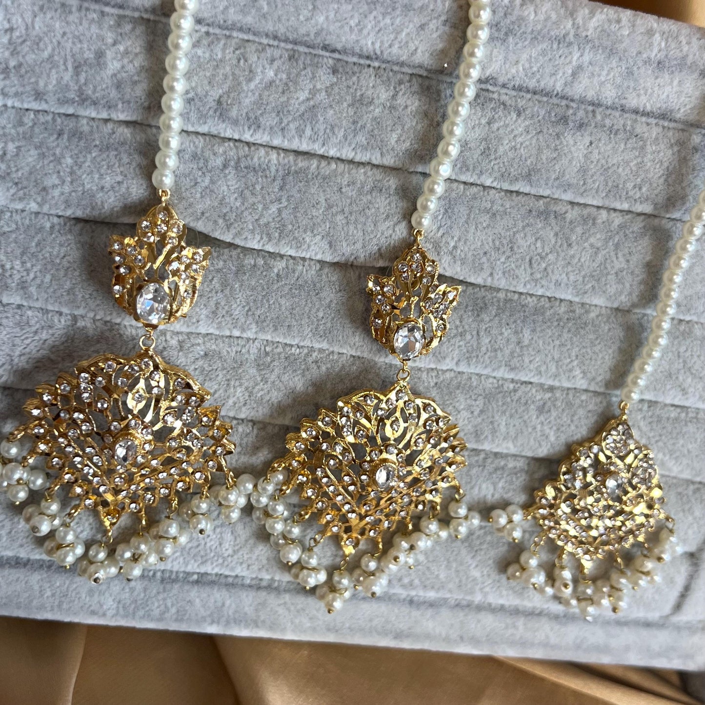 Pearl and Bright Gold Choker Set with Earring and Tikka/ Lightweight/ Unique Style/ Indian/ Pakistani/Fashion Jewellery/ Gift for Women