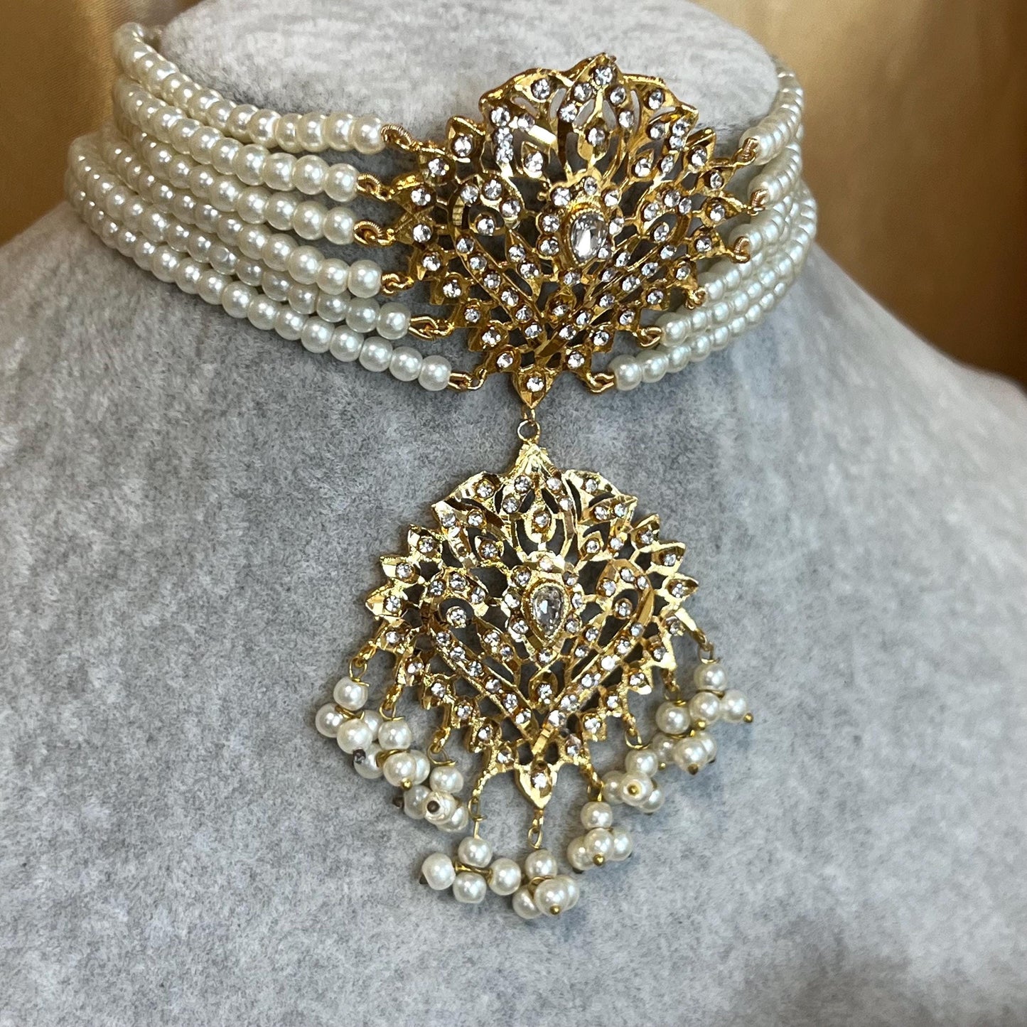 Pearl and Bright Gold Choker Set with Earring and Tikka/ Lightweight/ Unique Style/ Indian/ Pakistani/Fashion Jewellery/ Gift for Women