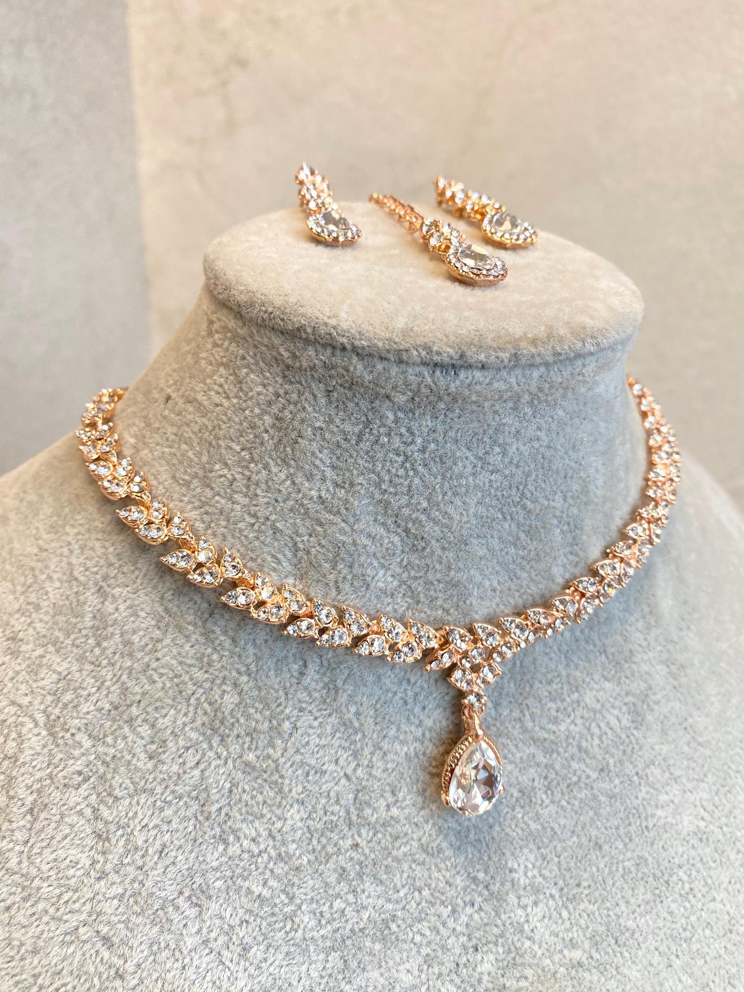 Rose Gold/ Elegant Necklace Set Earring/ Tikka/ Indian/ Pakistani/Fashion Jewellery/ Gift for her/Civil/Registry/wedding/Xmas/ Imperfect