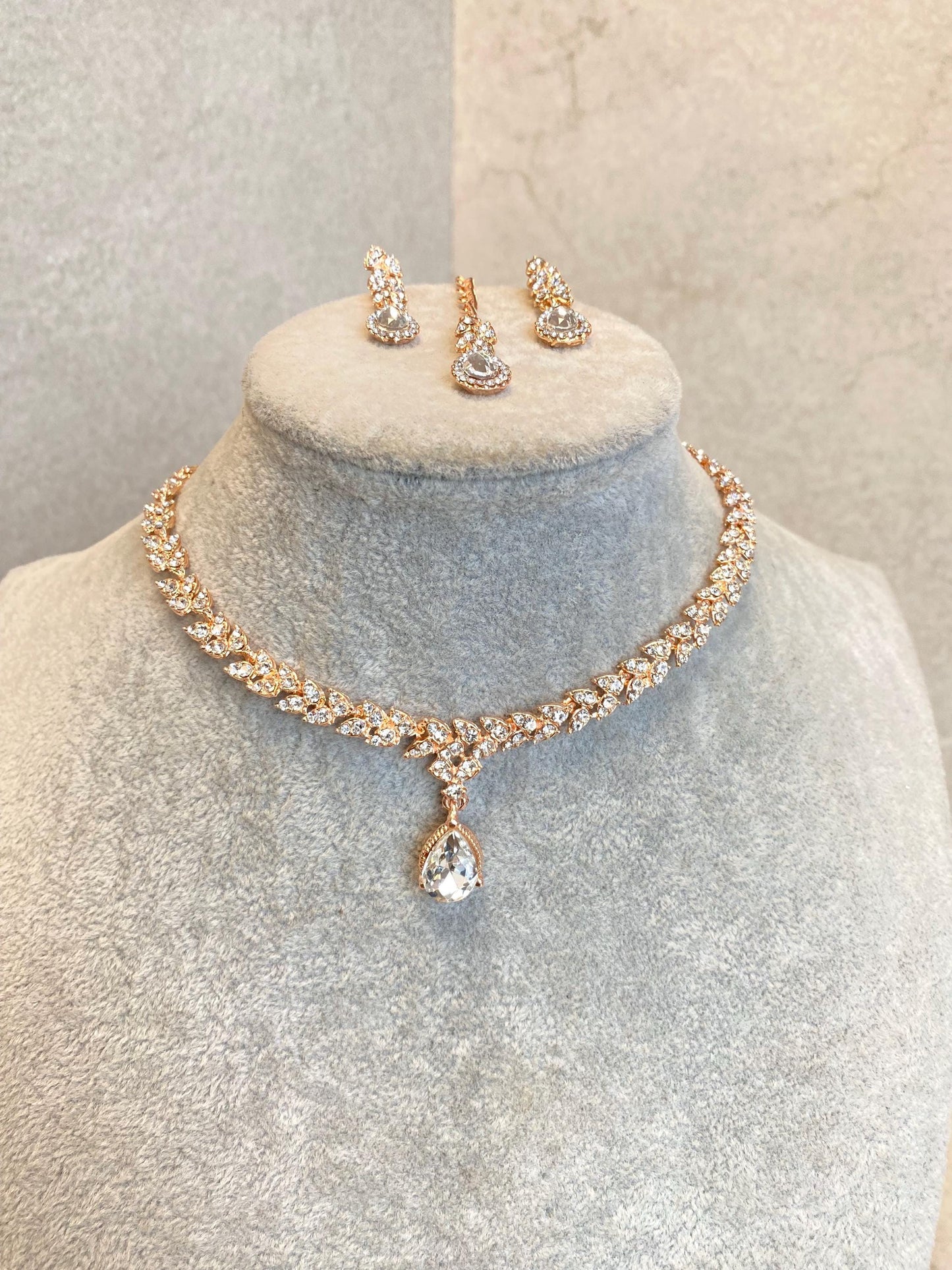 Rose Gold/ Elegant Necklace Set Earring/ Tikka/ Indian/ Pakistani/Fashion Jewellery/ Gift for her/Civil/Registry/wedding/Xmas/ Imperfect