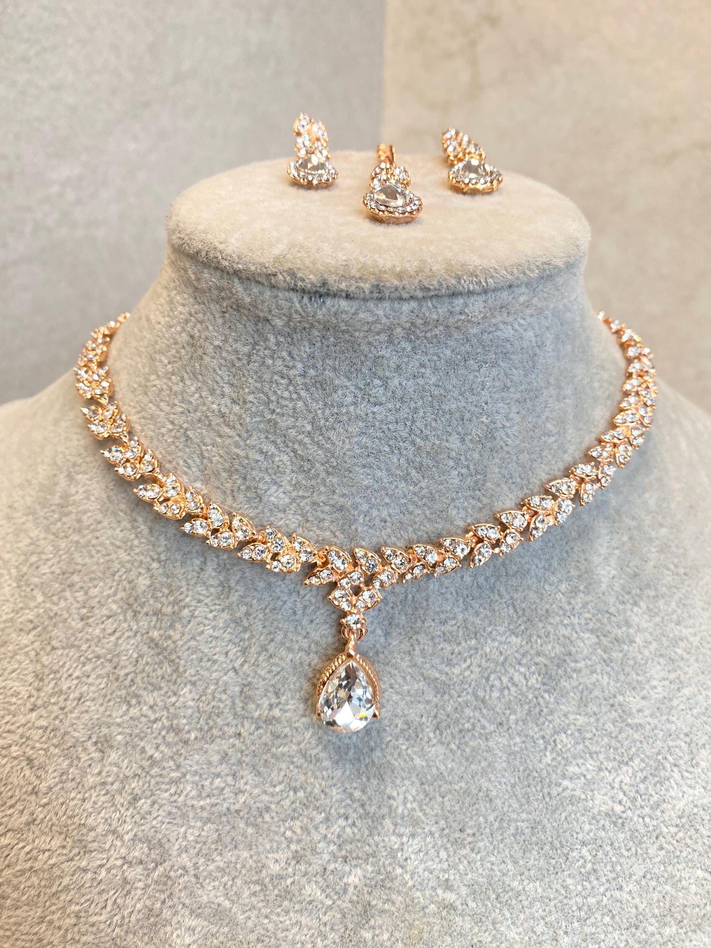 Rose Gold/ Elegant Necklace Set Earring/ Tikka/ Indian/ Pakistani/Fashion Jewellery/ Gift for her/Civil/Registry/wedding/Xmas/ Imperfect