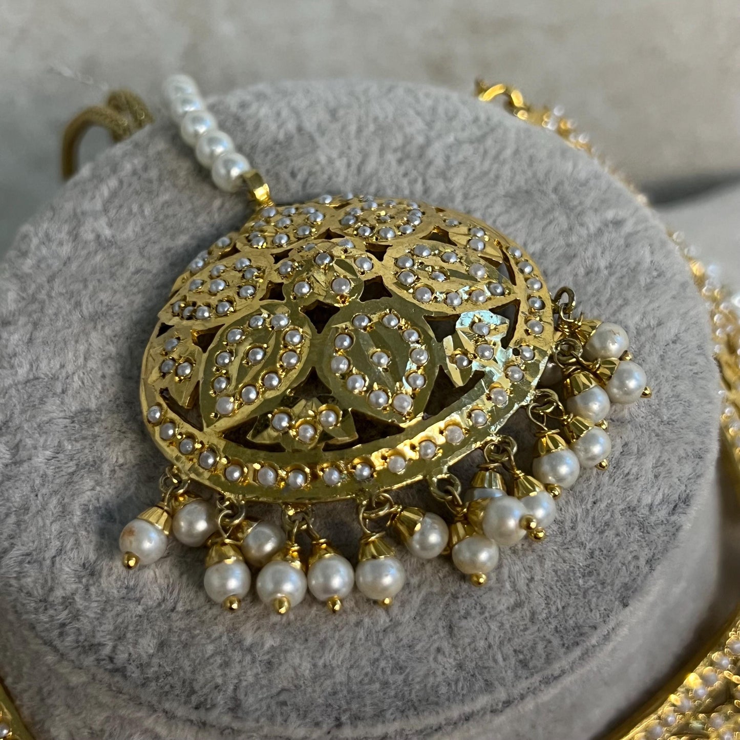 Pearl and Bright Gold Choker Set with Earring and Tikka/ Lightweight/ Unique Style/ Indian/ Pakistani/Fashion Jewellery/ Gift for Women