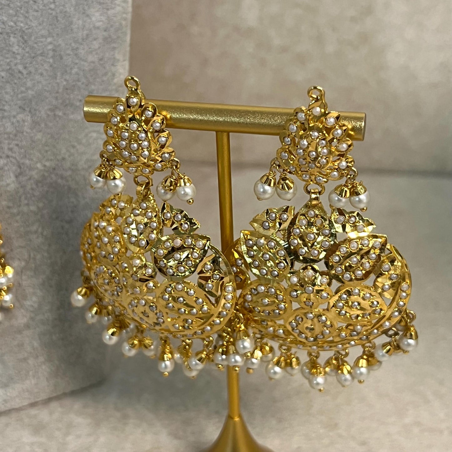 Pearl and Bright Gold Choker Set with Earring and Tikka/ Lightweight/ Unique Style/ Indian/ Pakistani/Fashion Jewellery/ Gift for Women