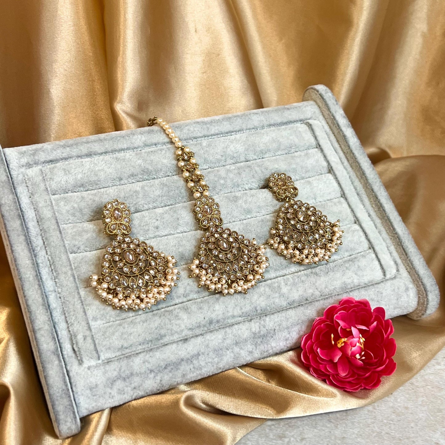 Pearl/Champagne-Gold Earrings and Tikka Set/ Henna party/Pakistani/ Indian Style Earring/ Antique Gold with Champagne Crystals/ Gift For Her