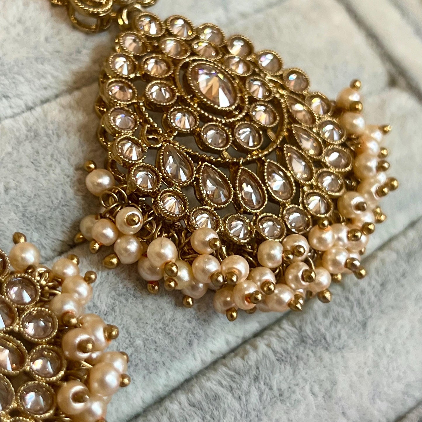 Pearl/Champagne-Gold Earrings and Tikka Set/ Henna party/Pakistani/ Indian Style Earring/ Antique Gold with Champagne Crystals/ Gift For Her