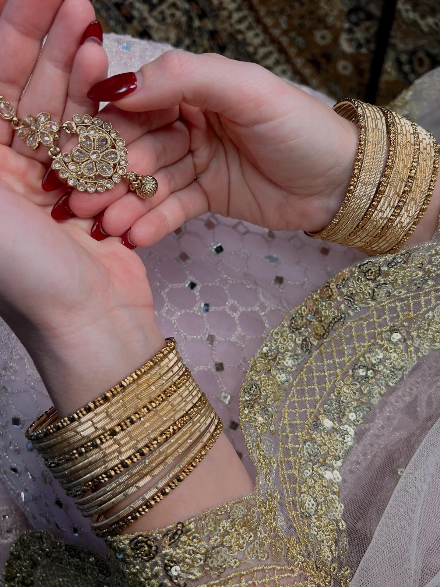 Golden Elegant Necklace Set Earring/ Tikka/ Tikli/ Indian/ Pakistani/Fashion Jewellery/ Gift for Women/Civil/Registry/Valentines gifts