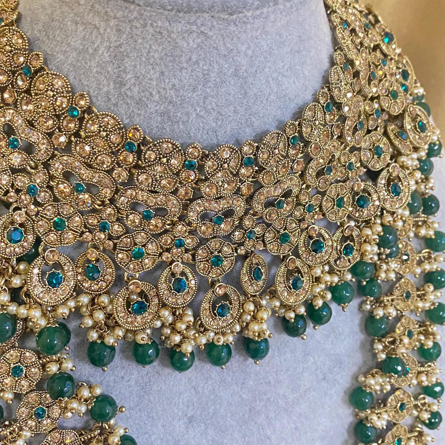 Green Emerald Golden Full 8 Piece Bridal Necklace Set Traditional Indian Pakistani Style Wedding Fashion Jewellery Heavy Necklace set Sale