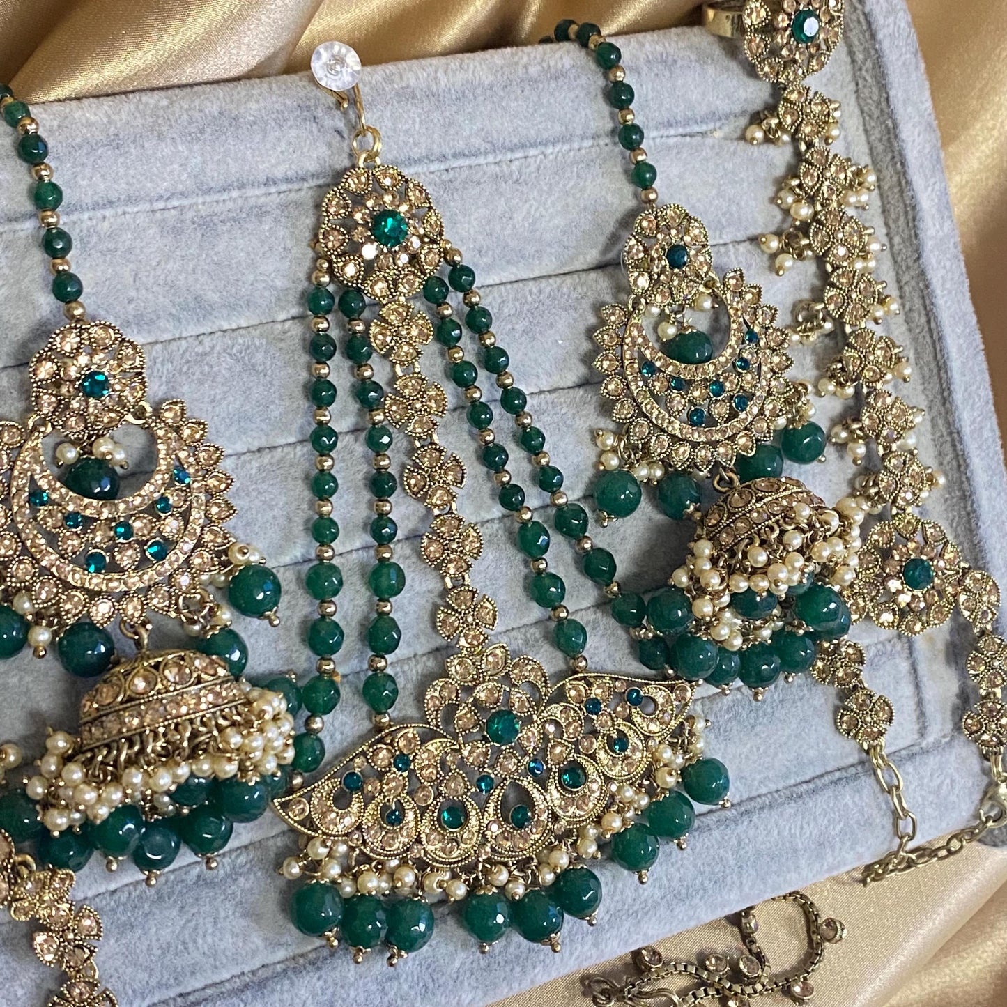 Green Emerald Golden Full 8 Piece Bridal Necklace Set Traditional Indian Pakistani Style Wedding Fashion Jewellery Heavy Necklace set Sale
