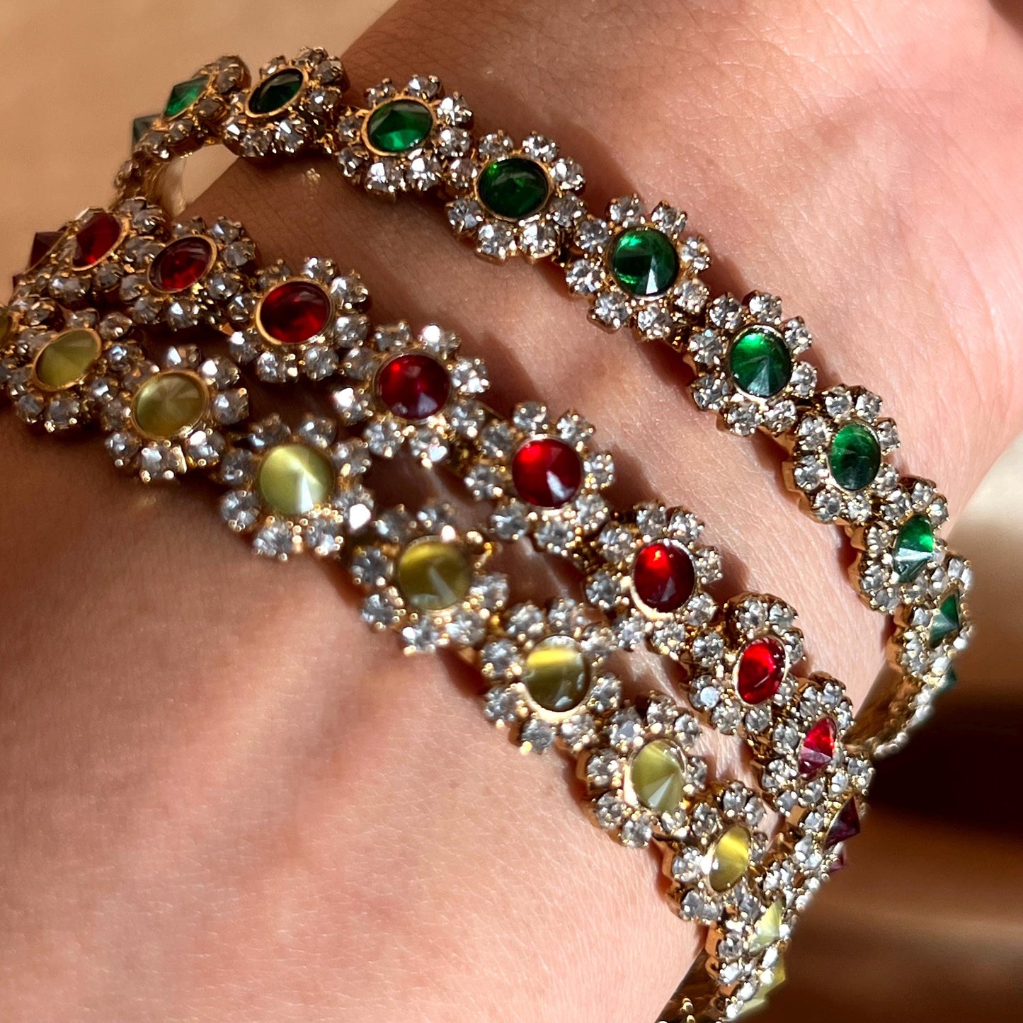Daisy Flower Bangles set of 3 Antique Gold and Clear Stone Bangles Red Green Mendhi/Indian Pakistani Jewelley Fashion Bracelet gift 2.8 only
