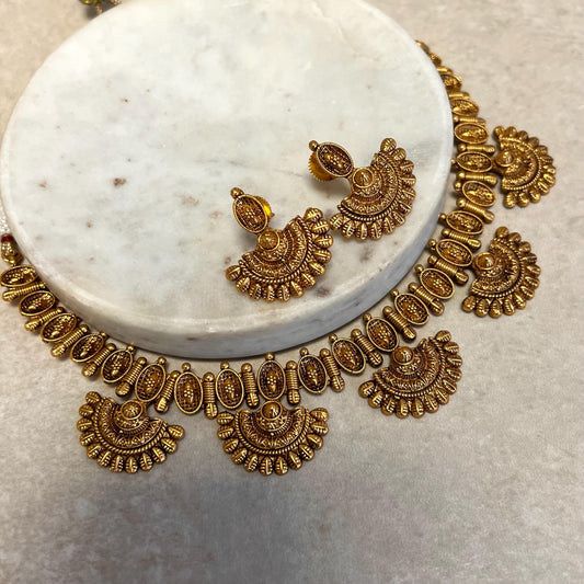 Antique Gold Temple Gold Set-Vintage Small Earring/ Pearl Detail Indian/ Pakistani/Fashion Jewellery/ Gift for Women Asian Jewellery