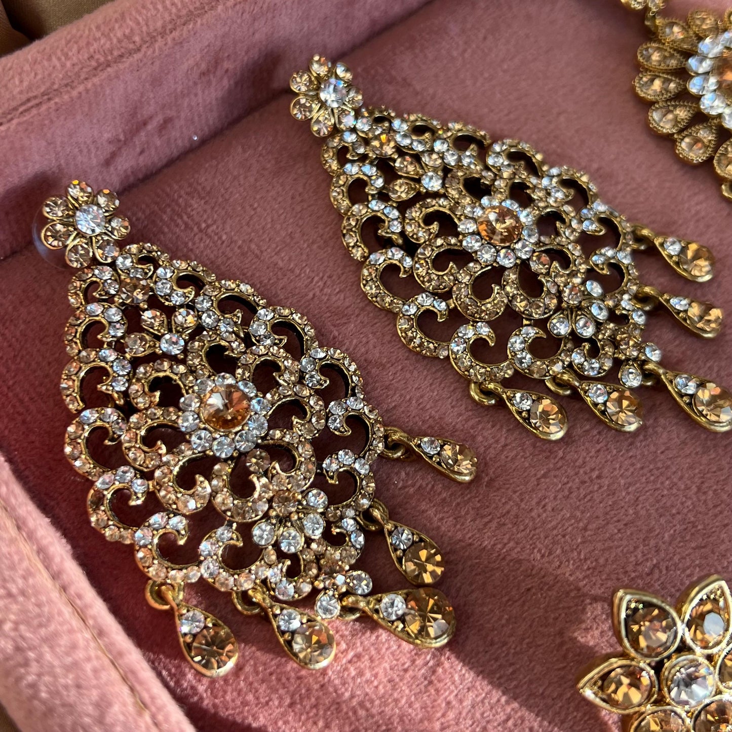 Extra Large Golden Rhinestone Fancy Indian Earrings Flat High Quality Earring Bollywood Indian Pakistani Fashion Jewellery Party Style