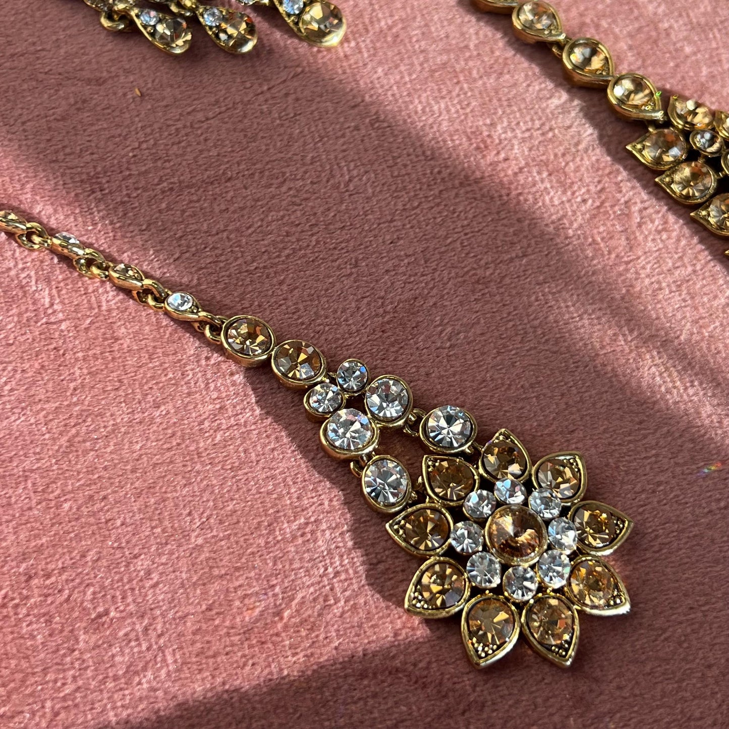 Extra Large Fancy Golden Rhinestone Indian Tikka High Quality Bollywood Indian Pakistani Fashion Jewellery Party Style